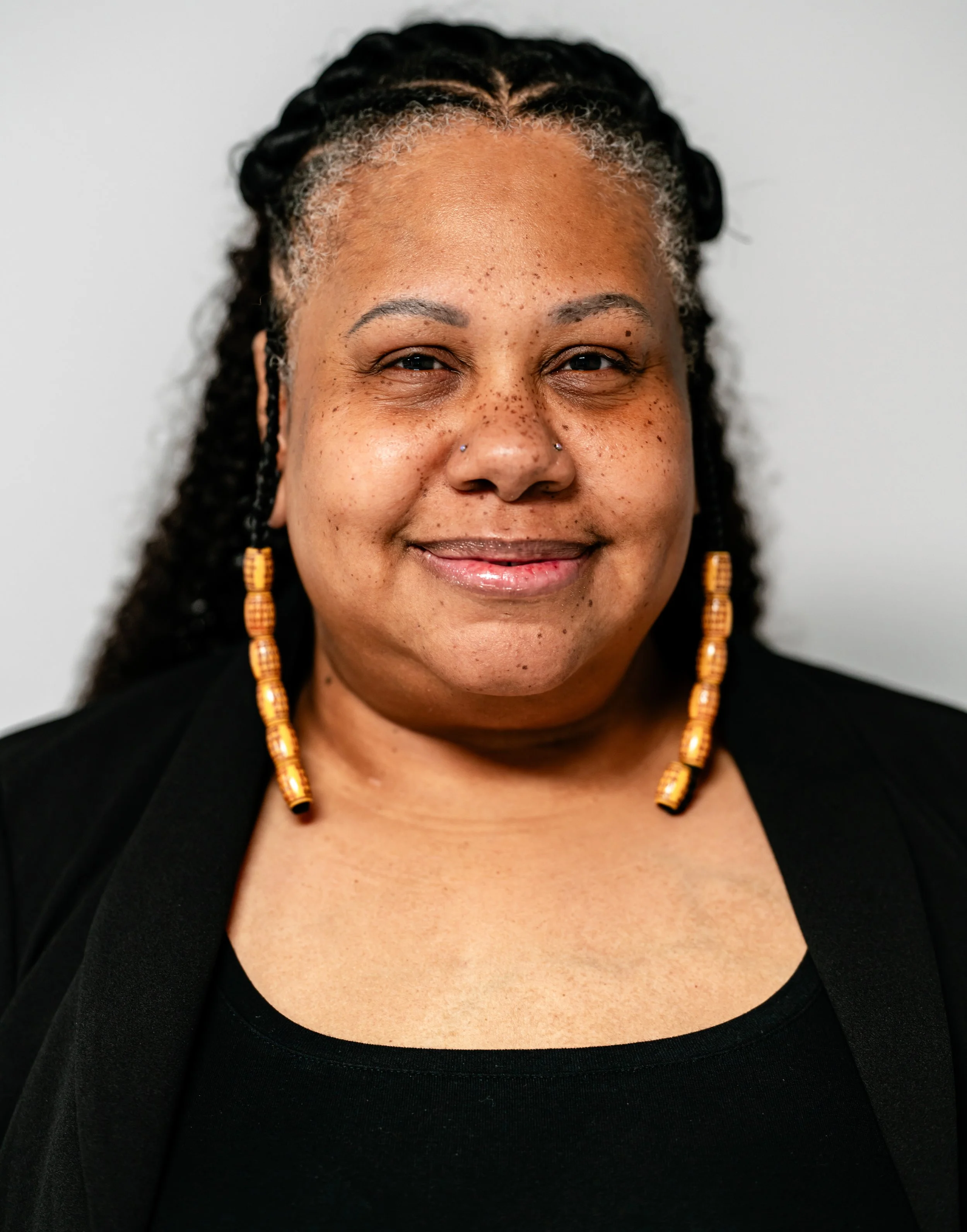 Cynthia's headshot-21 copy.jpg