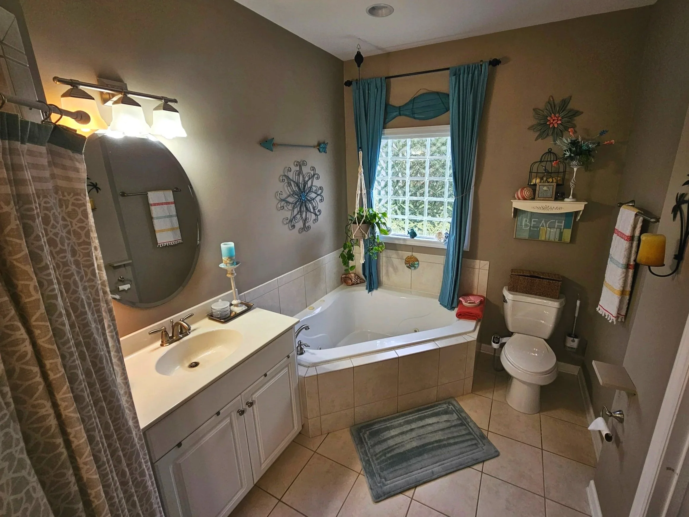Spotless coastal bathroom after professional cleaning