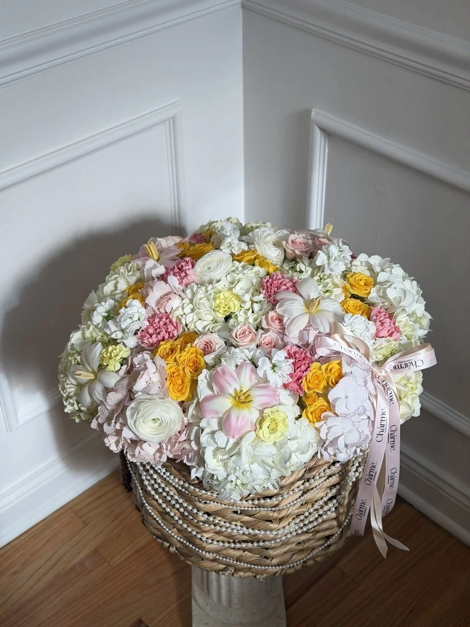 Floral Basket "Jardin Doré"