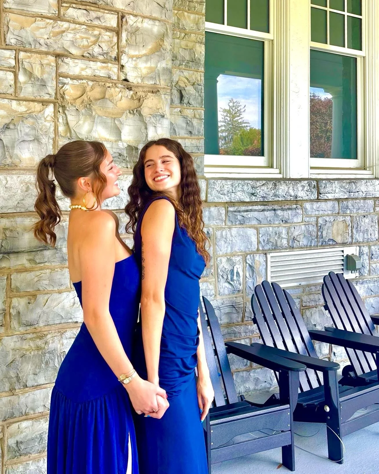 No better love story than sisterhood 💌🌹 So grateful to be surrounded by girls who make every day feel like Galentine&rsquo;s!! 

#jmuadpi #adpi