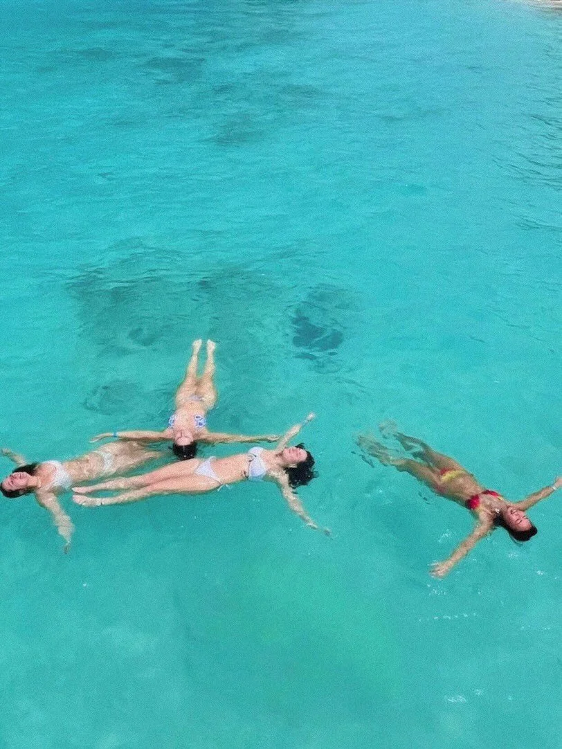 Floating through our first week back from break! 🫧 

Tag a sister you&rsquo;re happy to be back in Harrisonburg with

#jmuadpi #504adpi #adpi