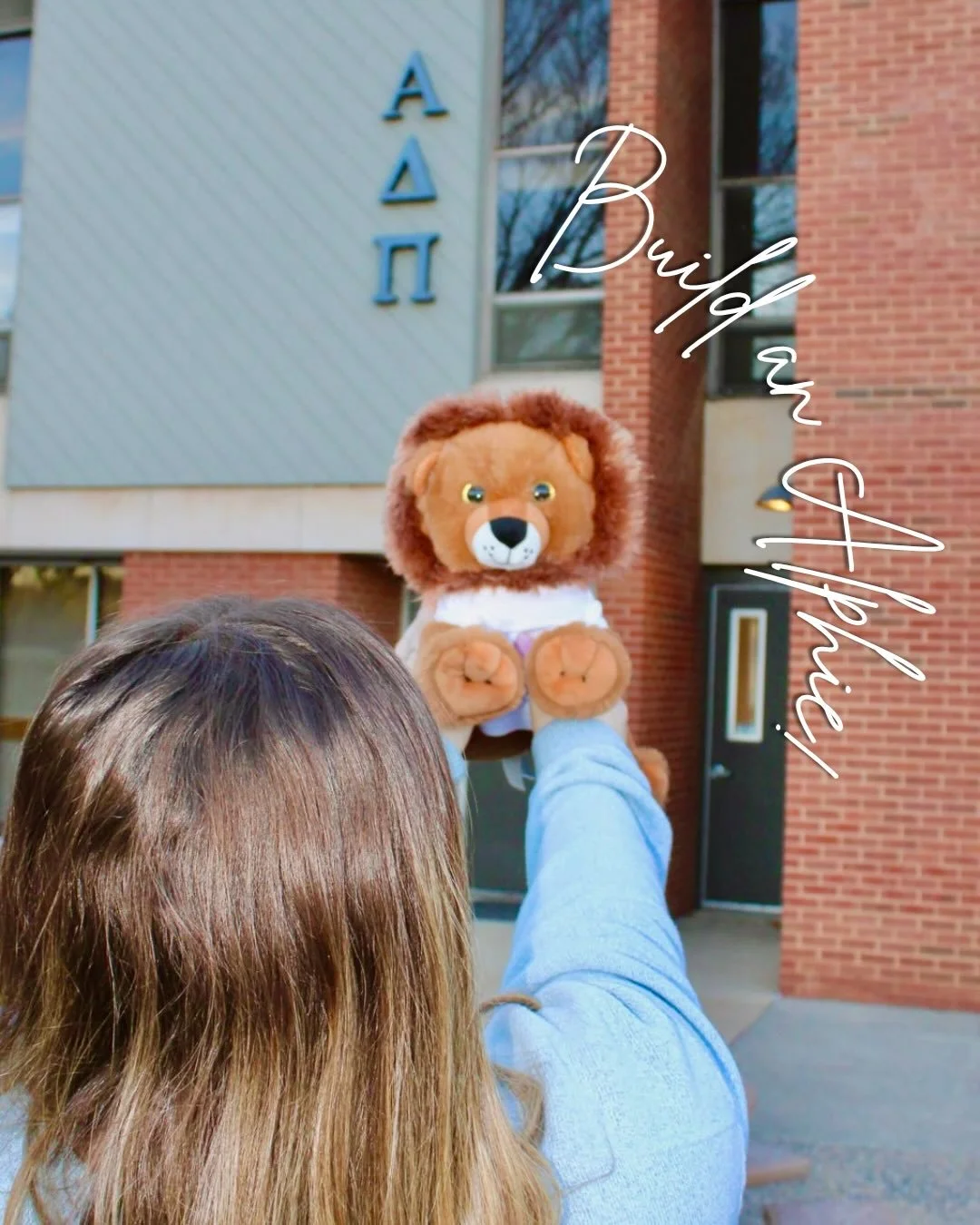 Build an Alphie Night! 🦁🩵 So grateful for a sisterhood that gives us moments like these. 

Comment your favorite sisterhood event!! ⬇️