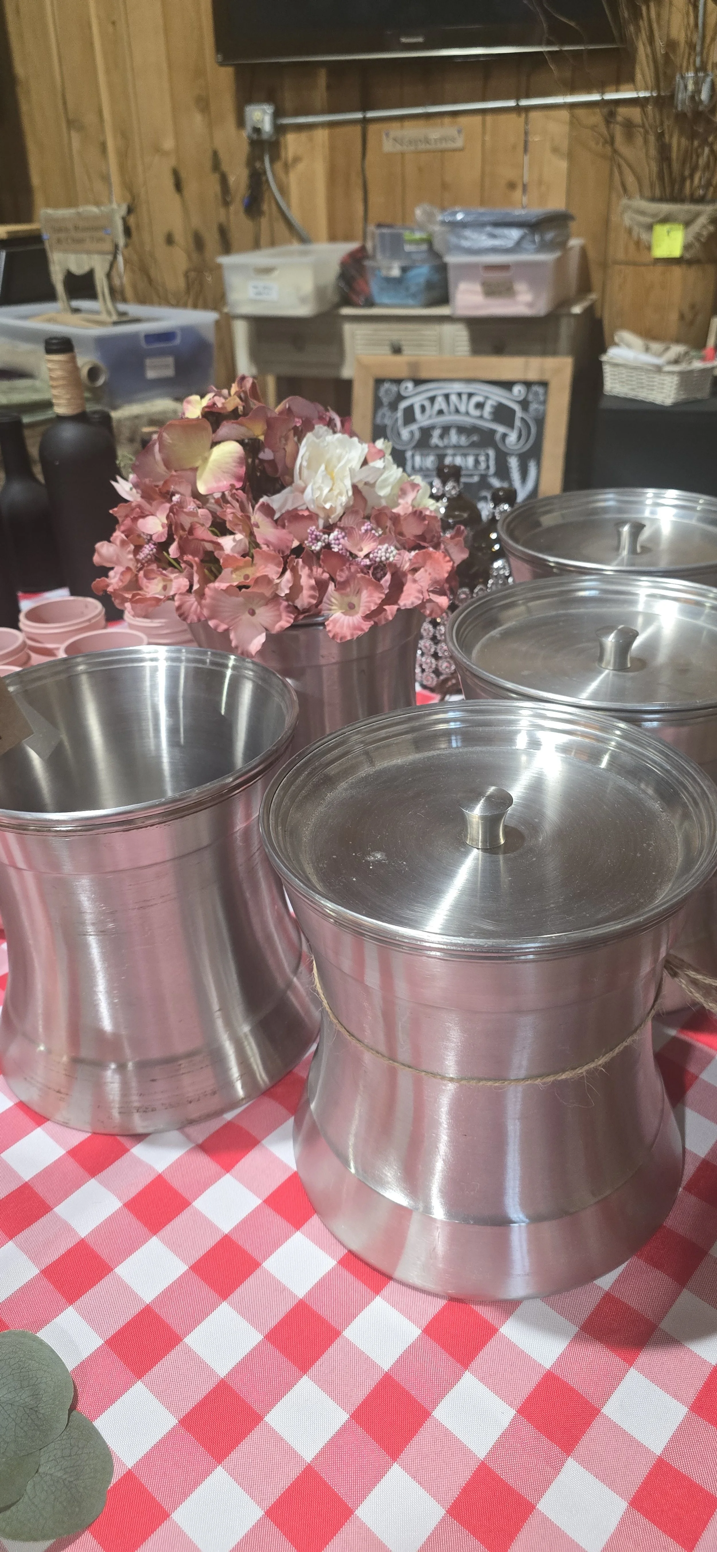 D Ice Bucket with Lid (5).jpg