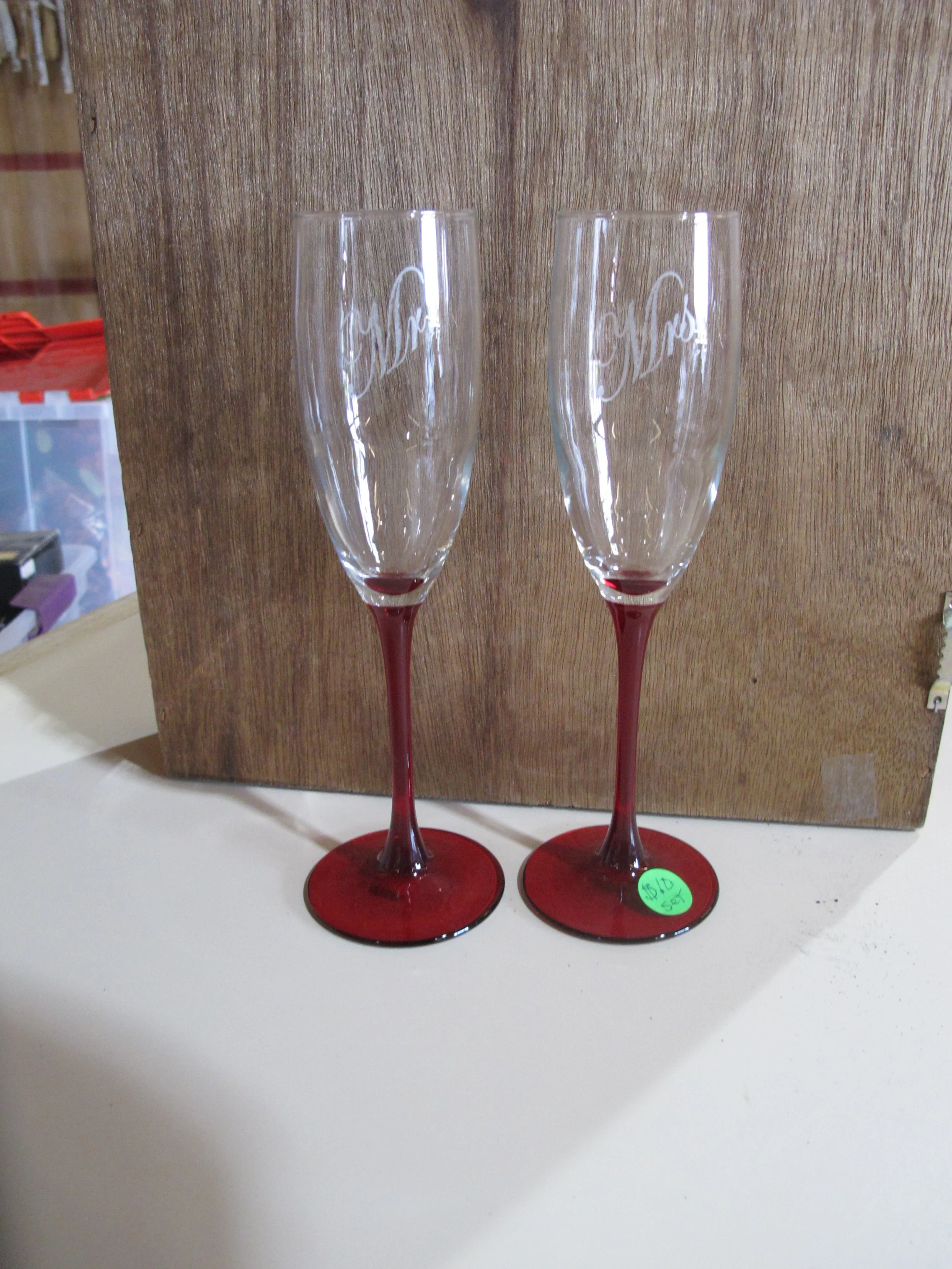 (D34) Pair of Red Mr & Mrs Champagne Glasses