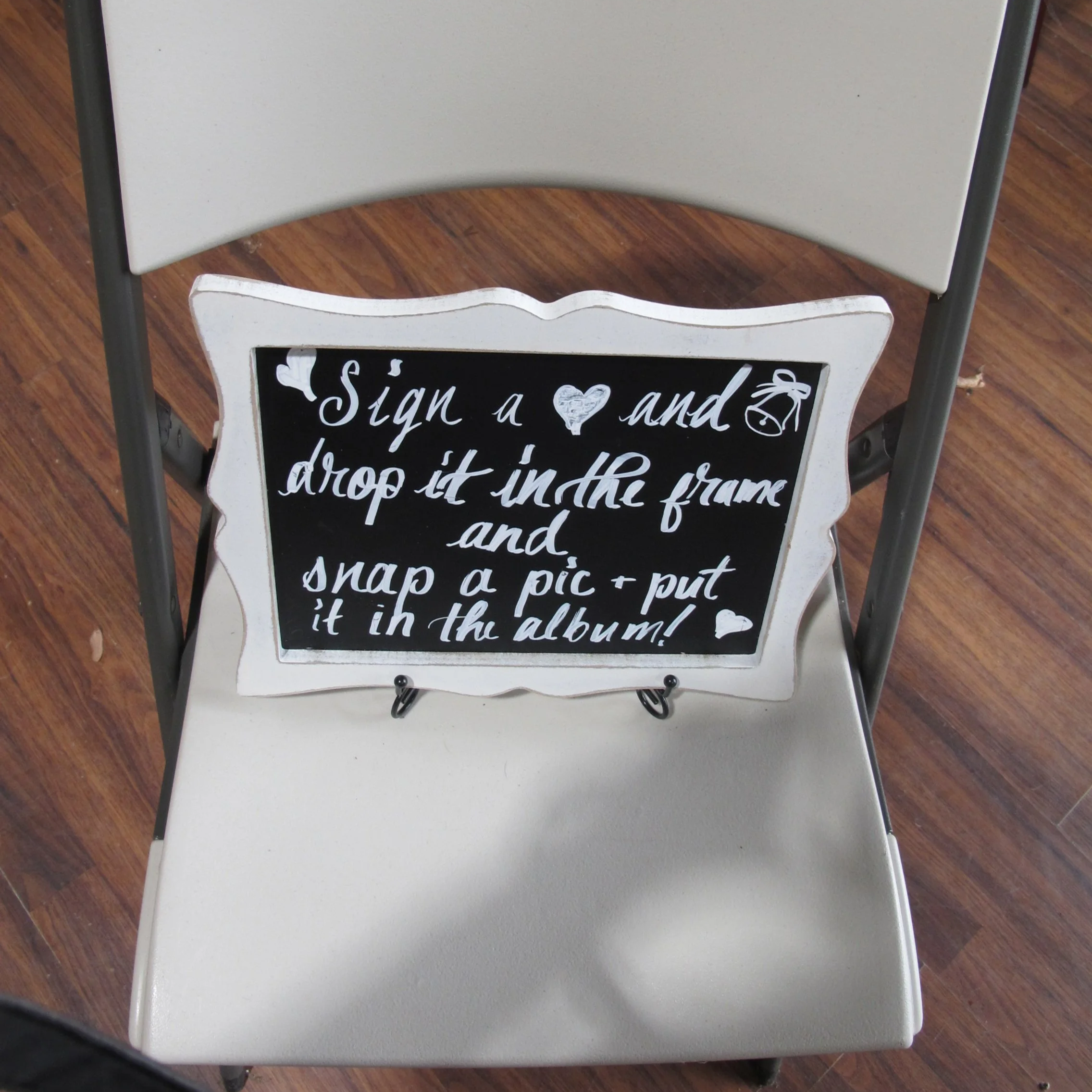 (S27) White Framed Heart Drop Chalkboard Sign with Stand
