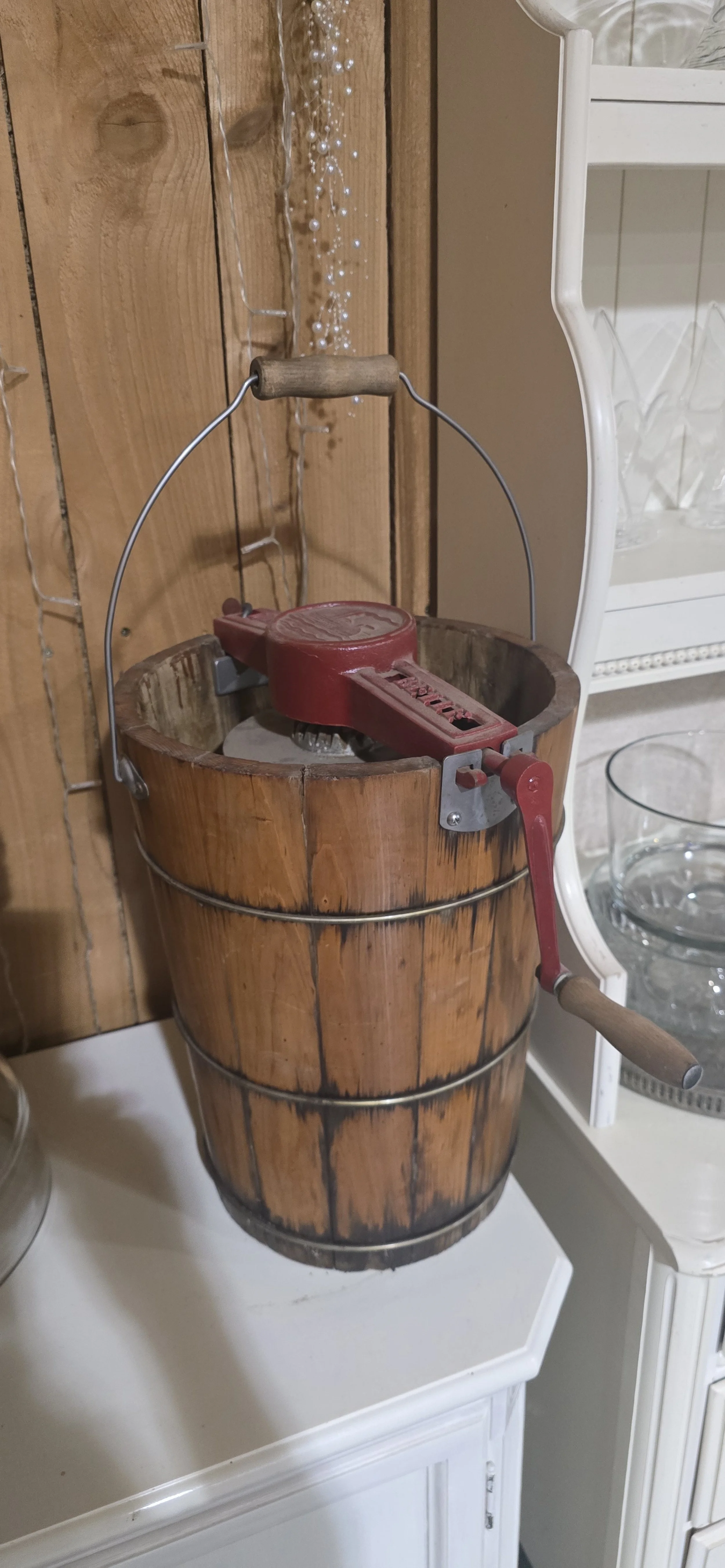 (V03) Antique Cast Iron Hand Crank Ice Cream Churn