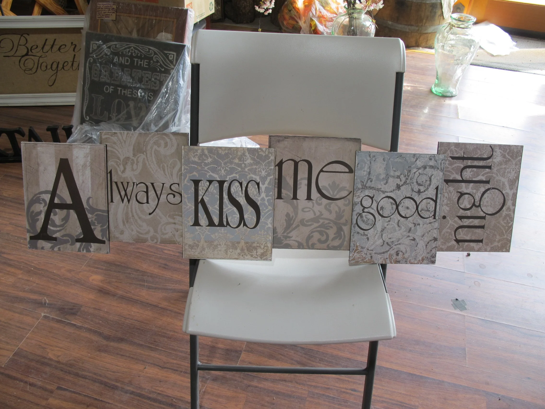 (S21) "Always Kiss Me Goodnight" Sign