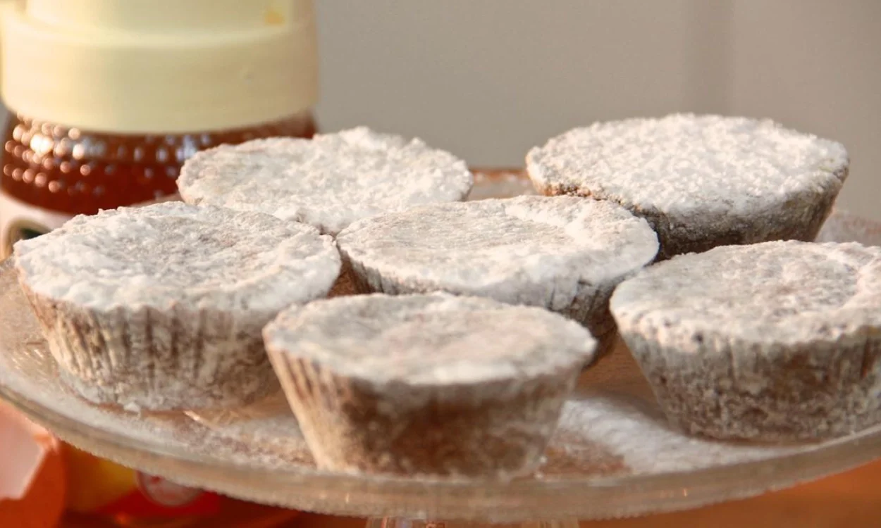 Dessert - powdered pastries