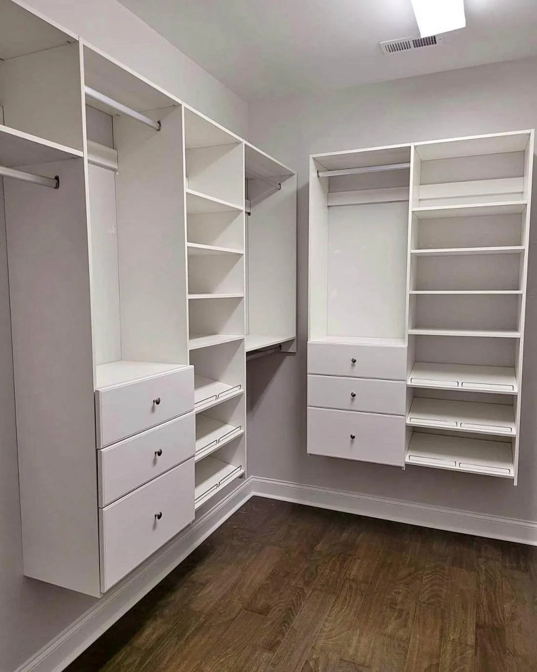 Get Your Home Holiday-Ready with Task-Smart!
Family visiting soon? Now&rsquo;s the perfect time to get those projects checked off &mdash; TV mounting, furniture assembly, wall repairs, touch-up paint, smart-home installs and general handyman repairs 