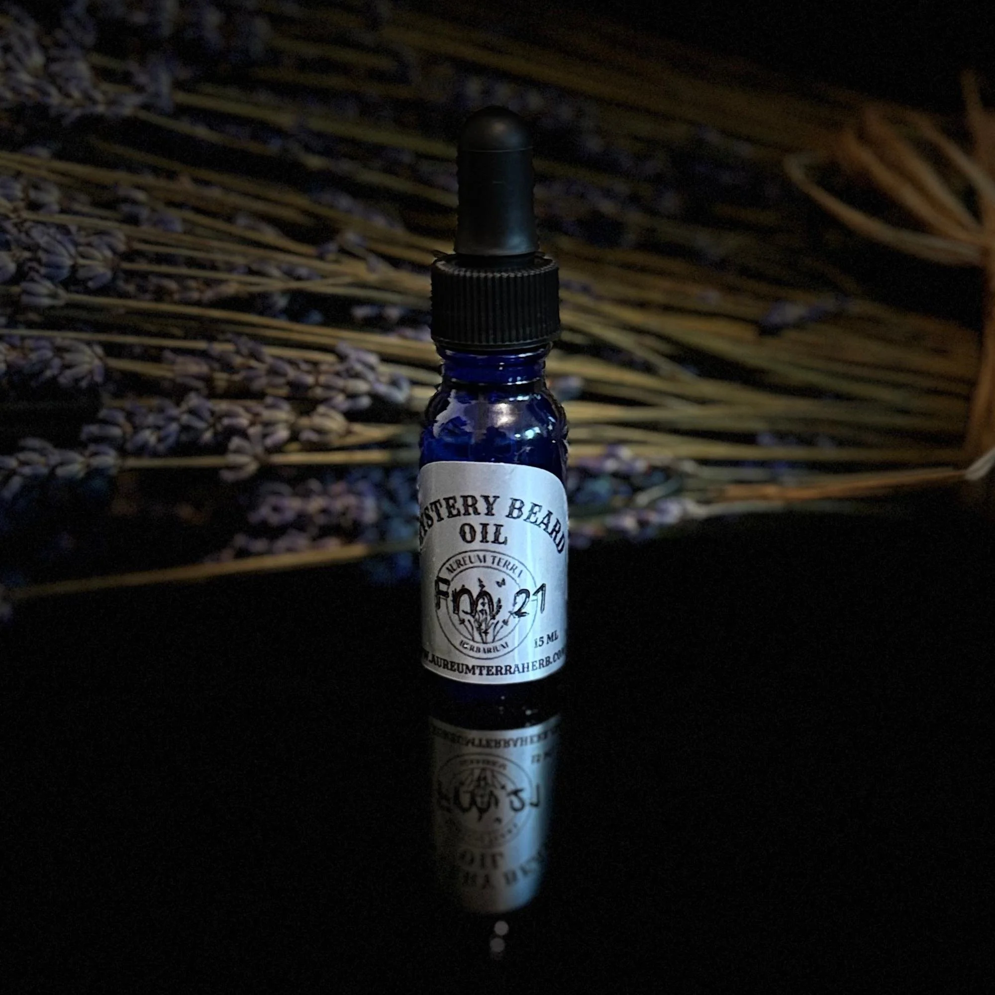 A crisp, forest-inspired beard oil infused with Osha root and essential oils. Formula 21 delivers clean hydration, clarity, and grounded botanical character.