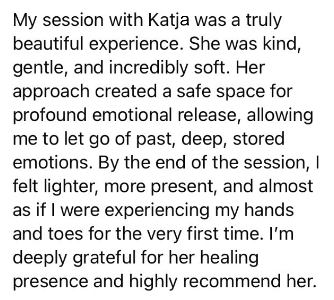 A review of a therapy session describing a positive experience with a therapist named Katja, emphasizing feelings of emotional release and healing.