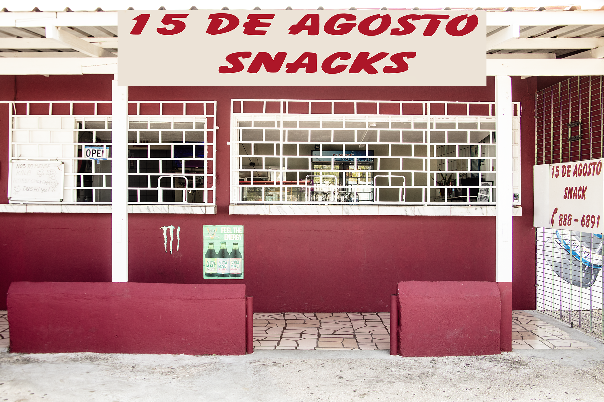 15 de Agosto Snacks storefront