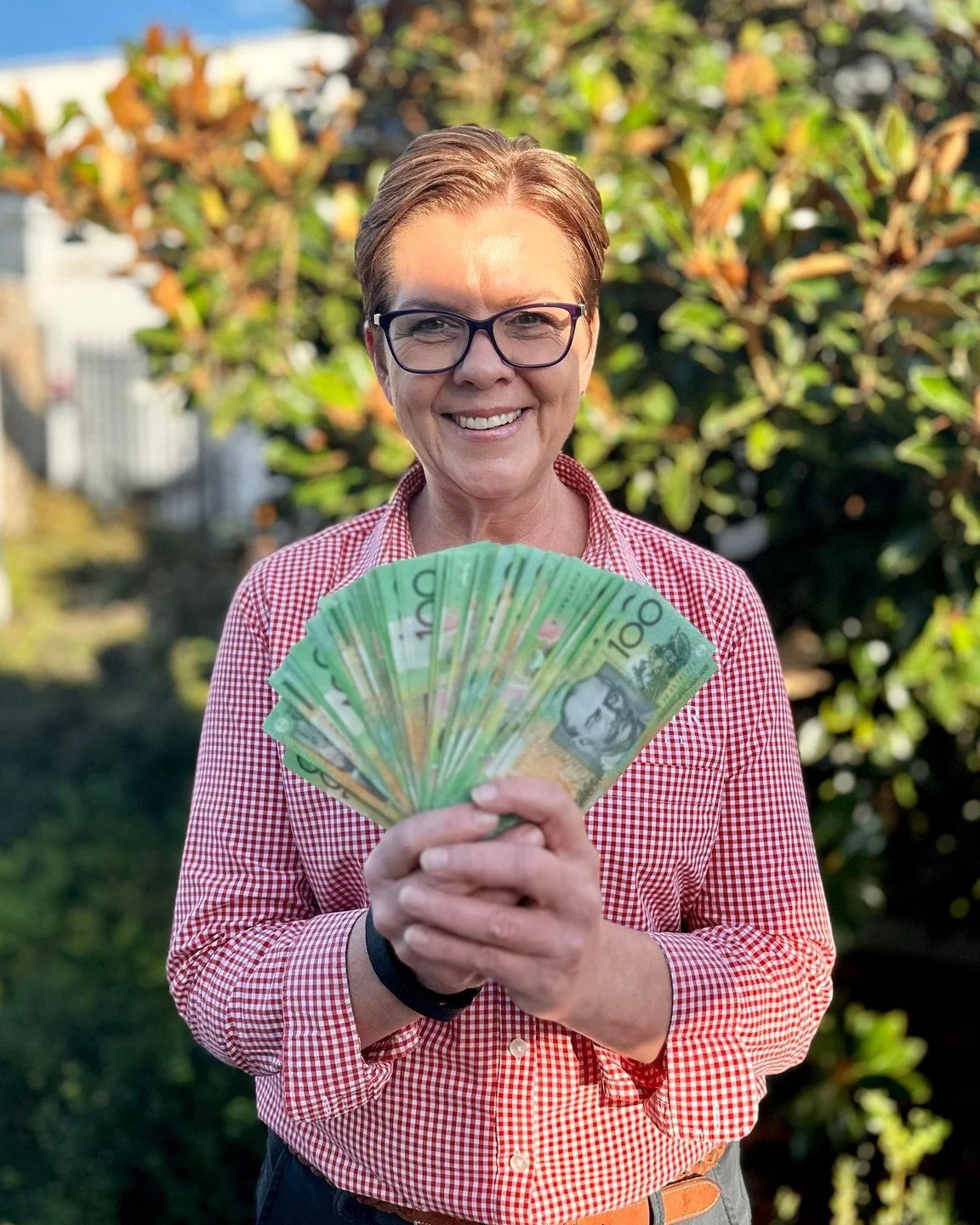 Cha-ching! Last call to win $5,000 cold, hard cash 🤑

Buy any drink during Happy Hour 3:30&ndash;5:30pm and receive an entry into the draw to win 1 of 5 x $1,000 giveaways! 💸

Winners drawn tonight at 6pm, see you soon 😉🍻

.
.
.
#CashGiveaway #Ch