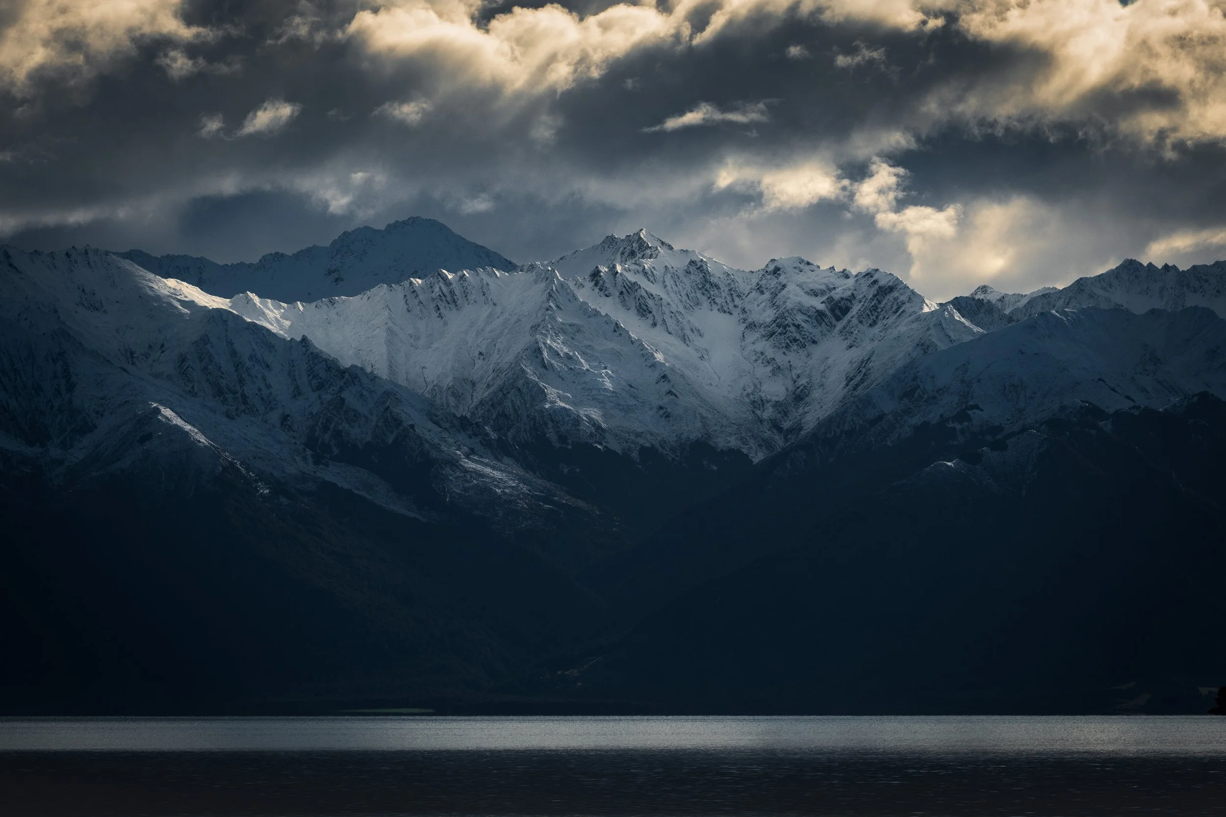 Storm approaching Lake Hāwea