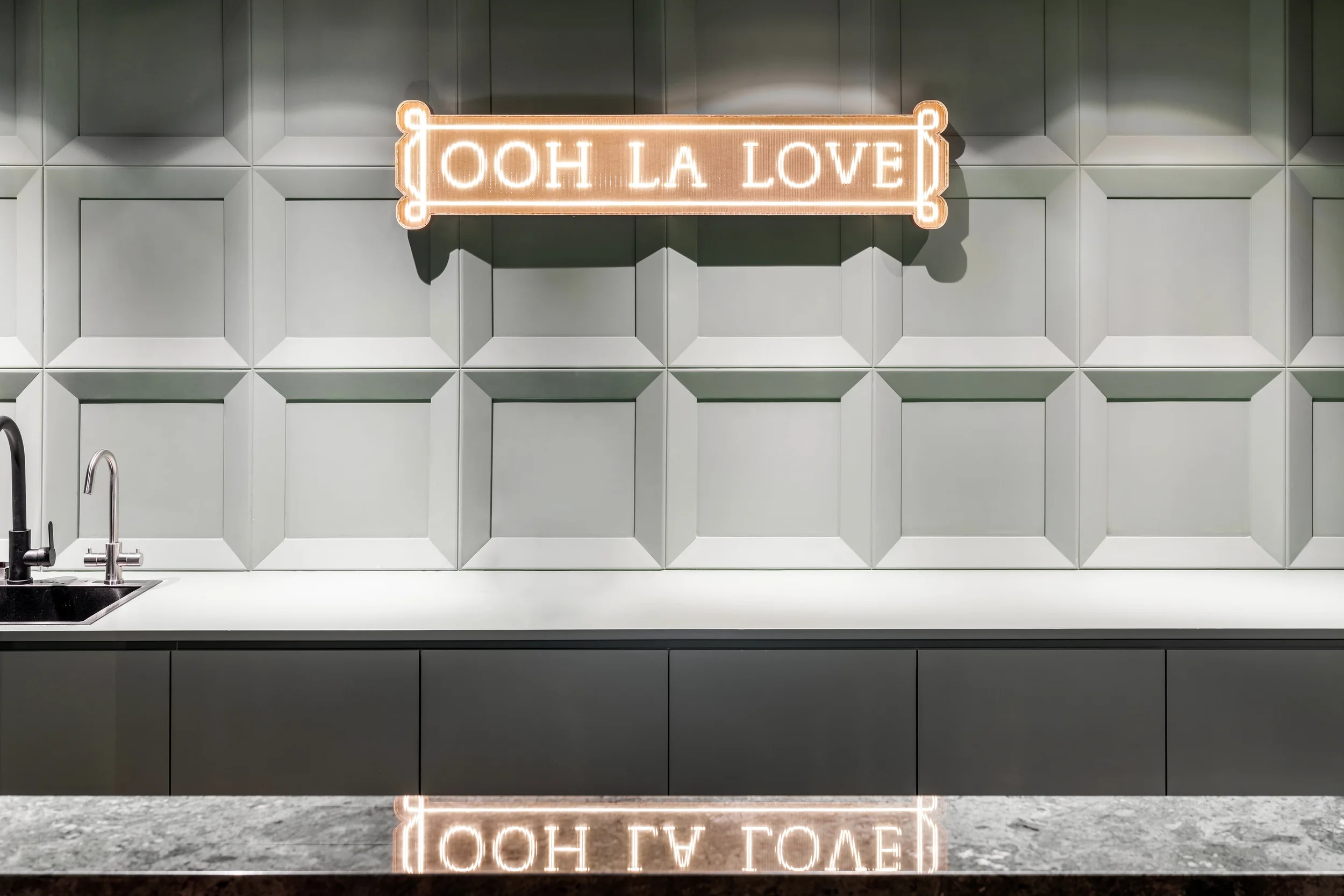 OOH LA LOVE / Future Salon