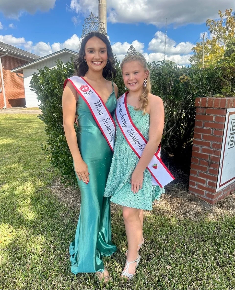 Parade season continues! We loved waving at the Bradford Homecoming Parade 🍓

Catch Charley in the Lake City Parade next Friday, October 24th! ❤️