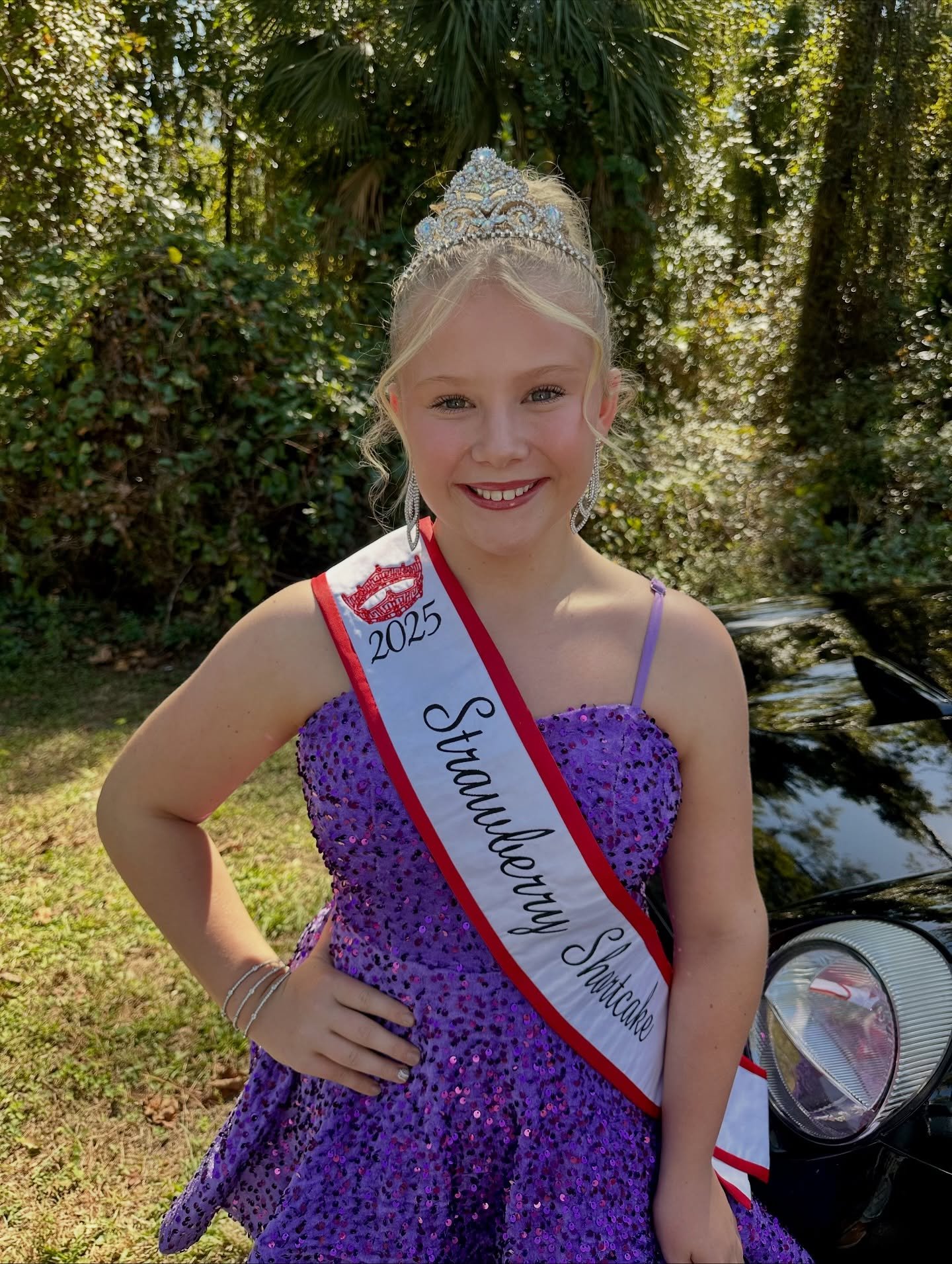 Our sweet @charleylaynebox shining bright in the Lake City parade! 🌟🍓