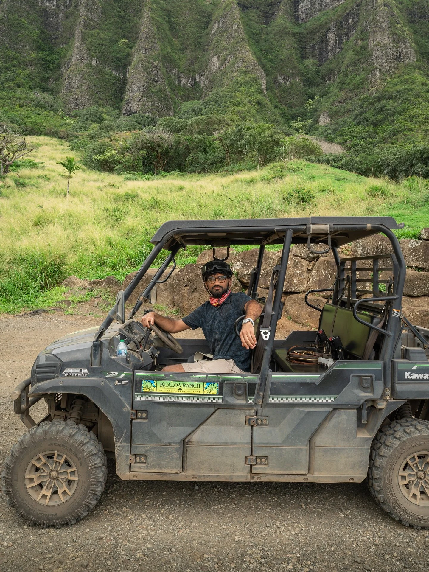 4x4s and dirt roads through the Jurassic World 🦖
Kualoa Ranch is utterly massive and majestic! This is where the original Jurassic Park was shot, along with so many other fun movies.
Driving through this beautiful, historic land was incredible! It&r