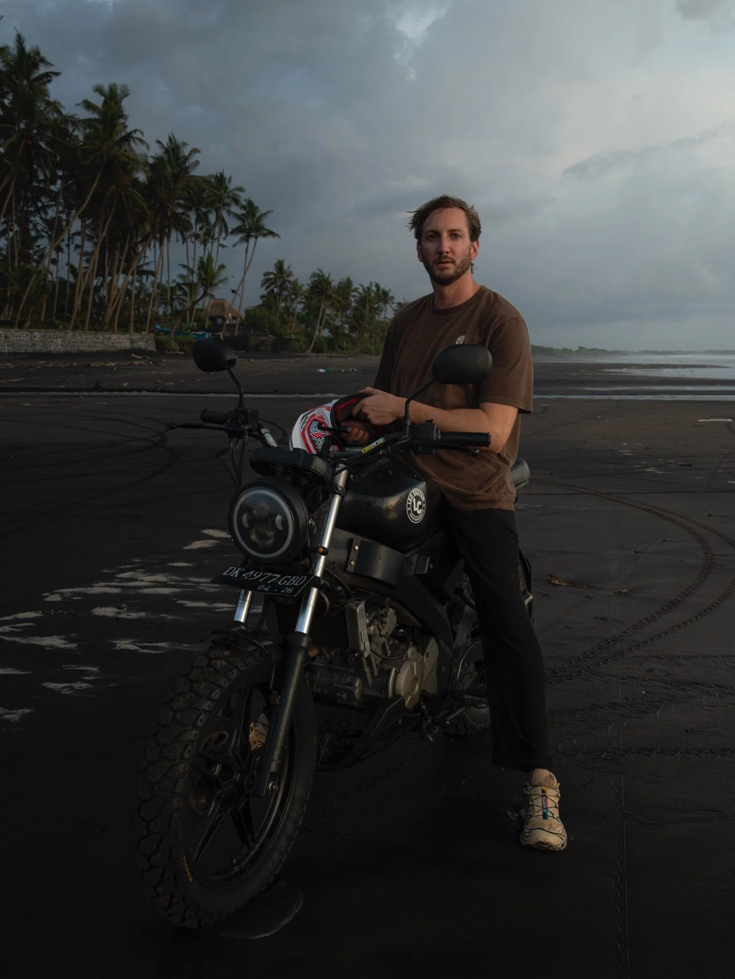 Found a shortcut for the daily commute🚦🏍️

#pasutbeach #bali #sony #motorbike #travel