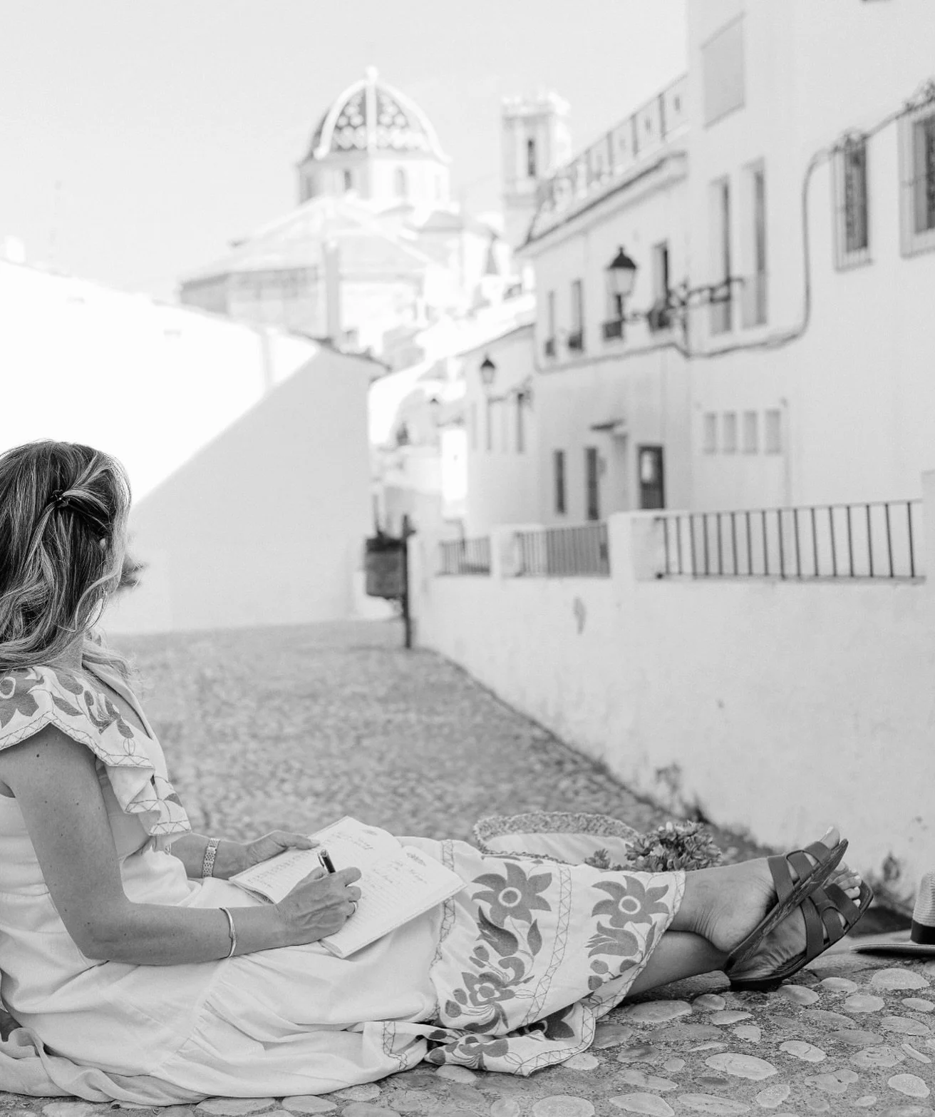 As this year loosens its grip,
maybe you don&rsquo;t need a fresh start.
Maybe you need a gentle look back.

Not a plan. Not a checklist.

Just a small set of reflection questions
to help you notice where you&rsquo;ve been,
name what feels true,
and 