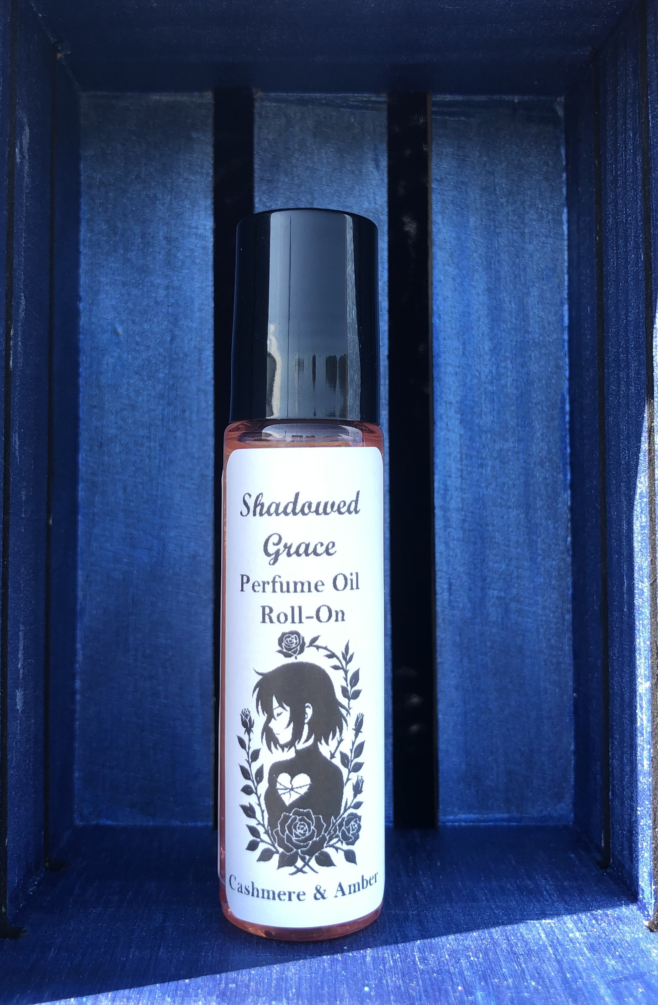 Shadowed Grace: Cashmere & Amber Perfume Oil Roll-On