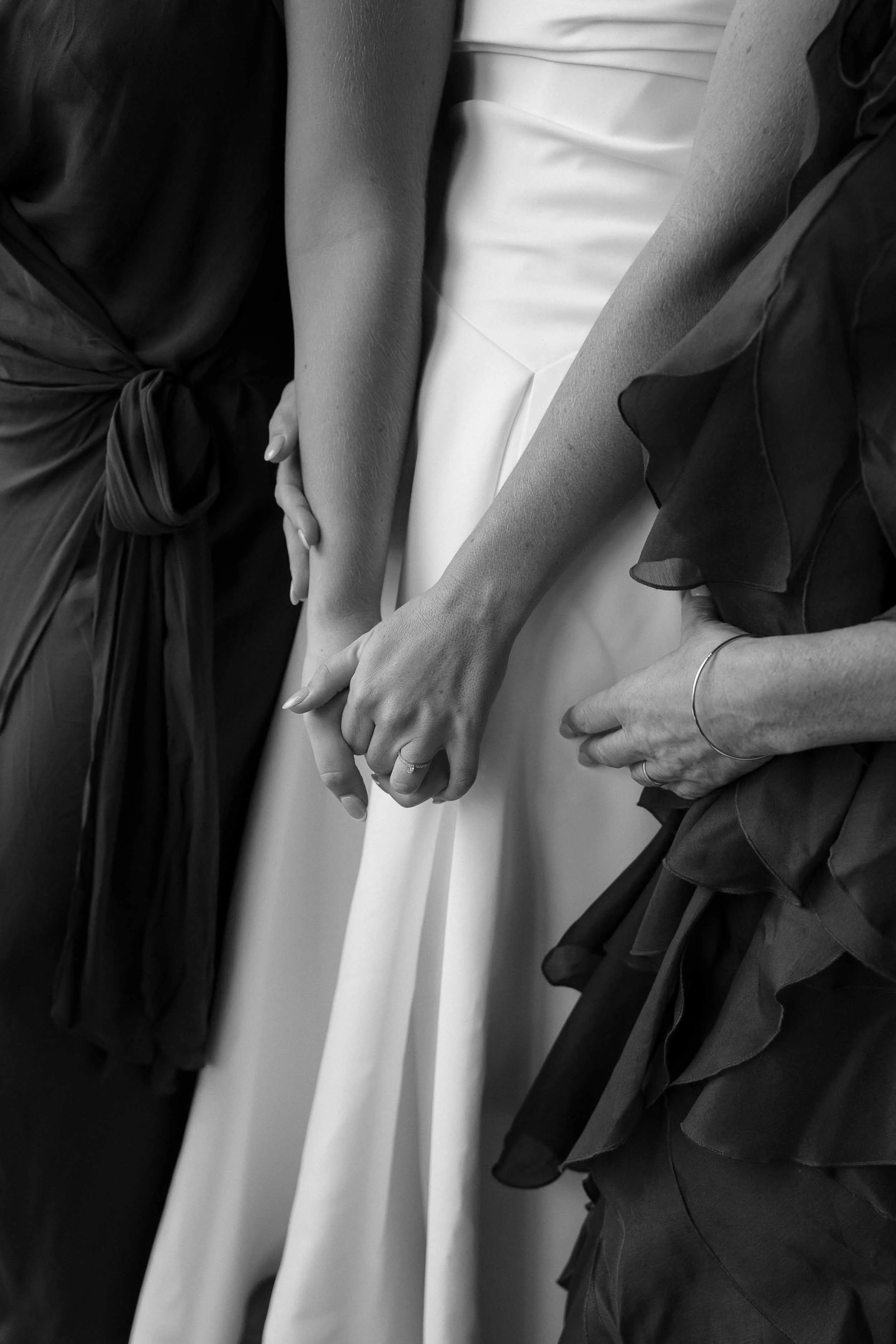 hyde-melbourne-place-wedding-prep-bride-027.jpg