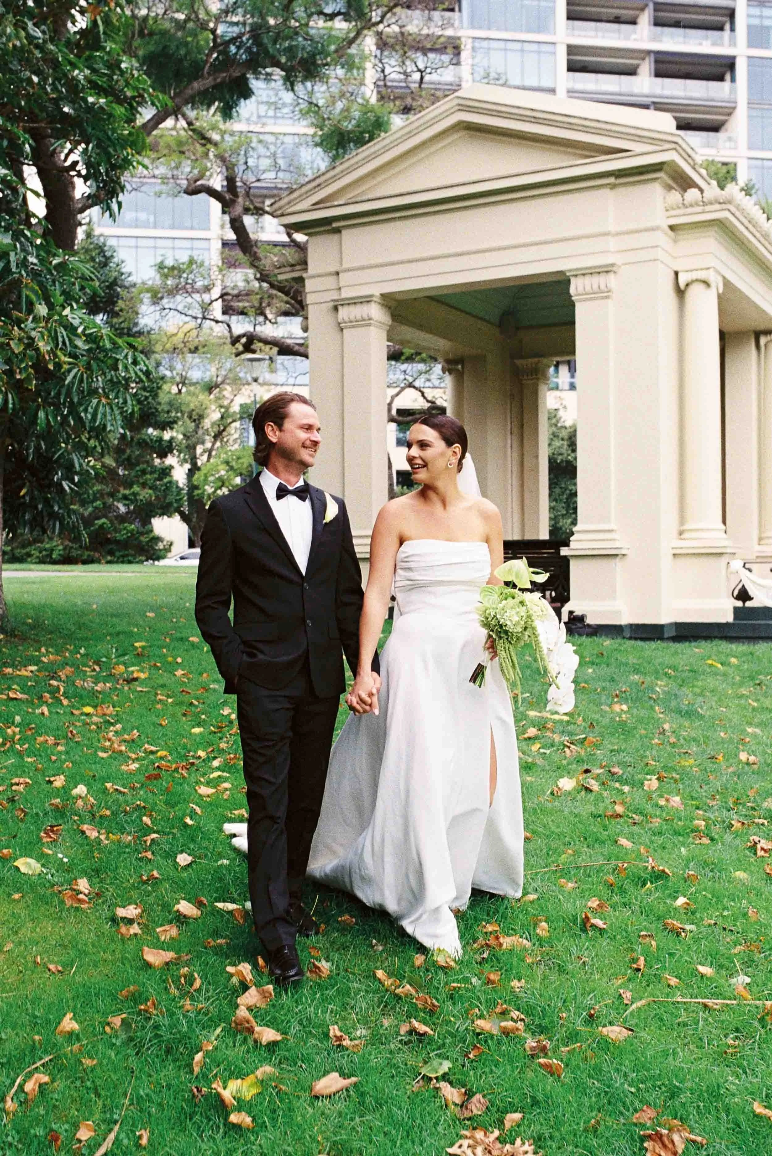 fitzroy-gardens-wedding-first-look-031.jpg