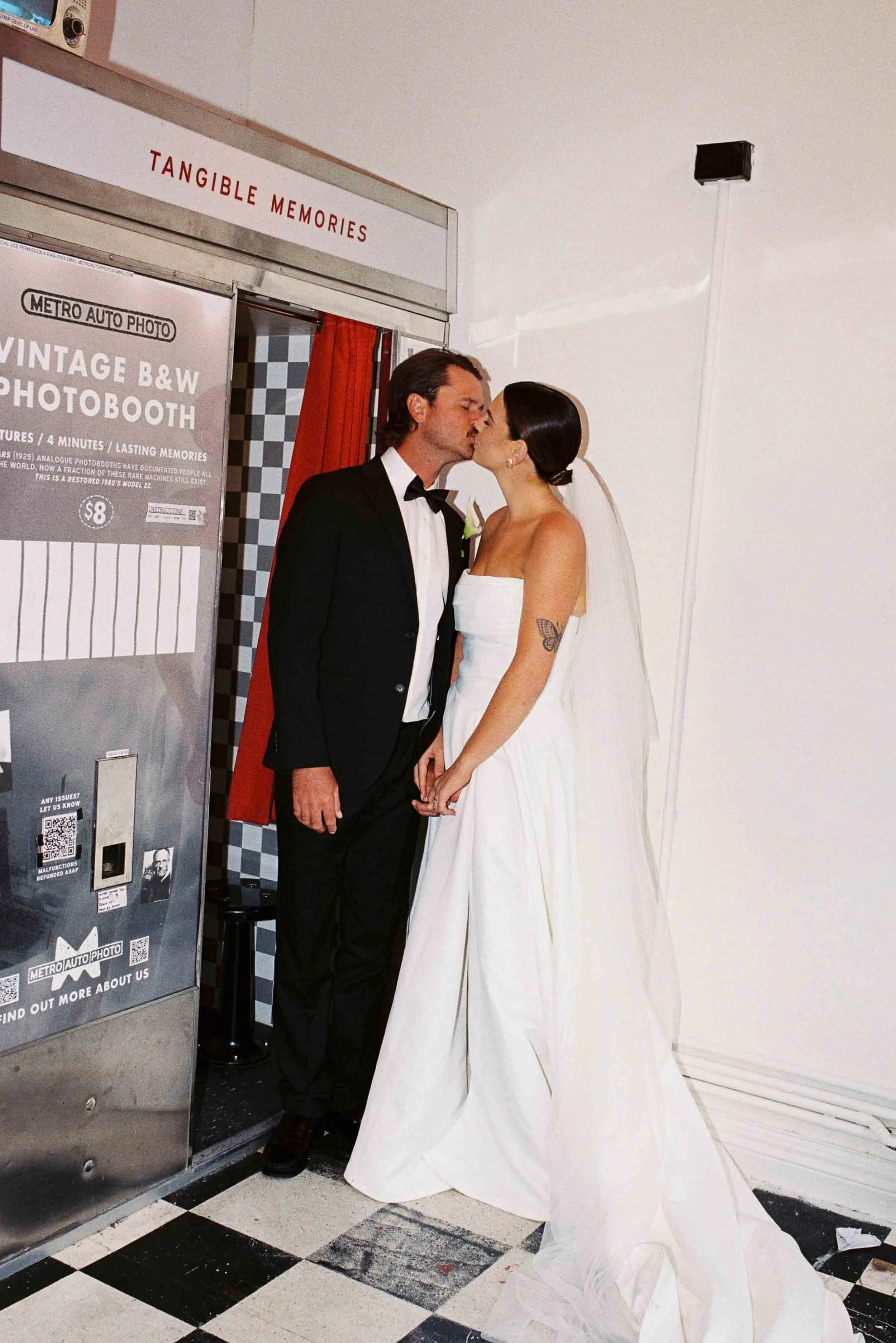 03- melbourne-photobooth-weddding-portraits-007.jpg