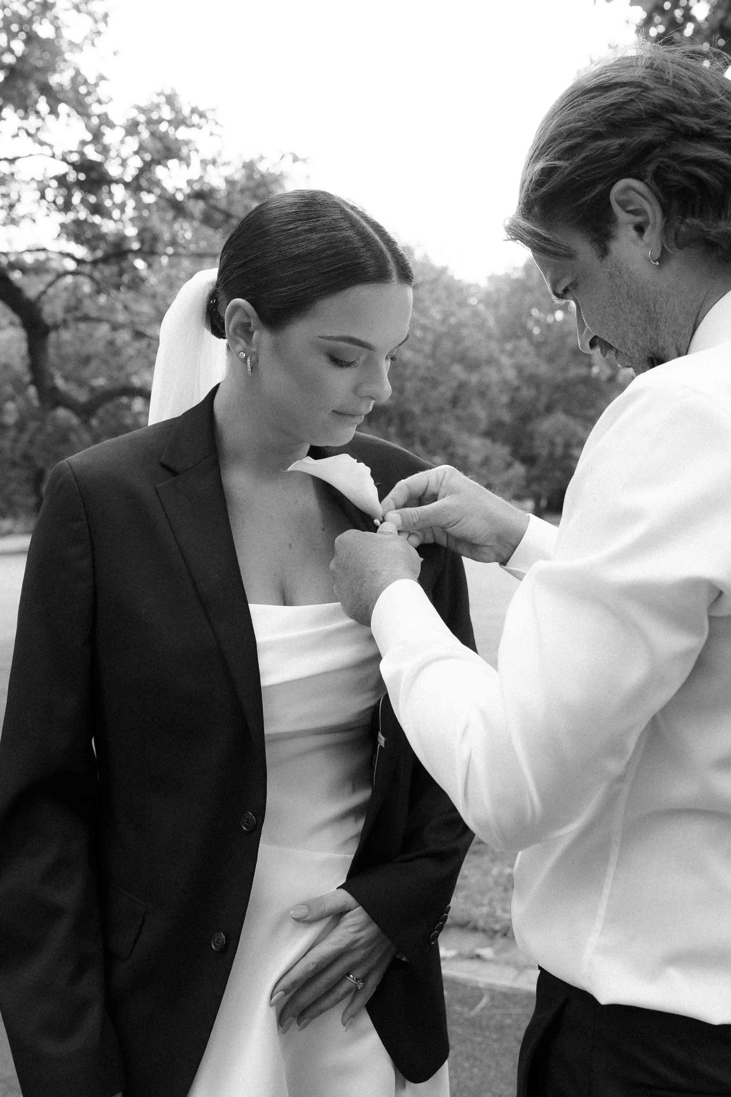 fitzroy-gardens-wedding-first-look-039.jpg