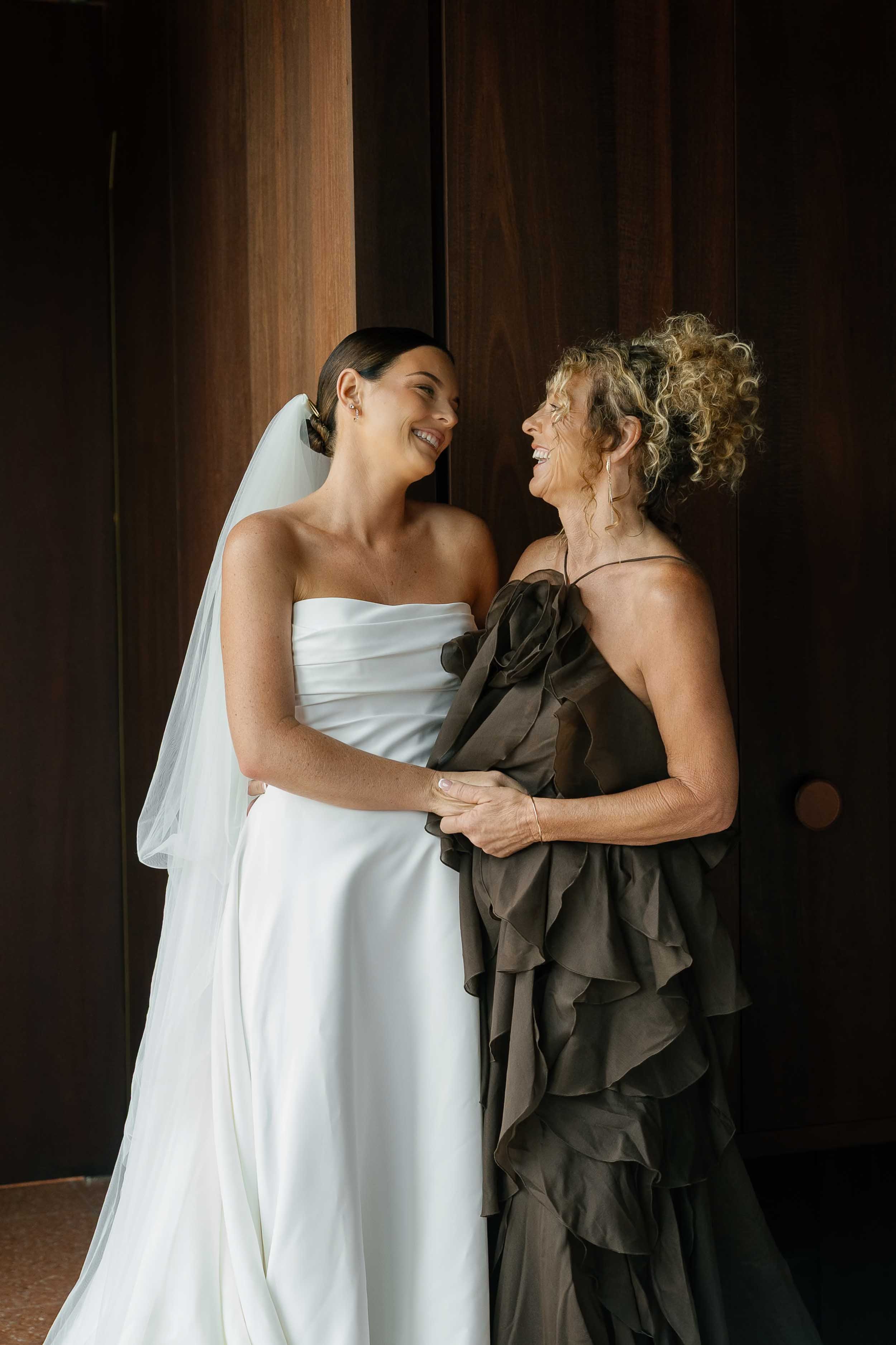 hyde-melbourne-place-wedding-prep-bride-029.jpg