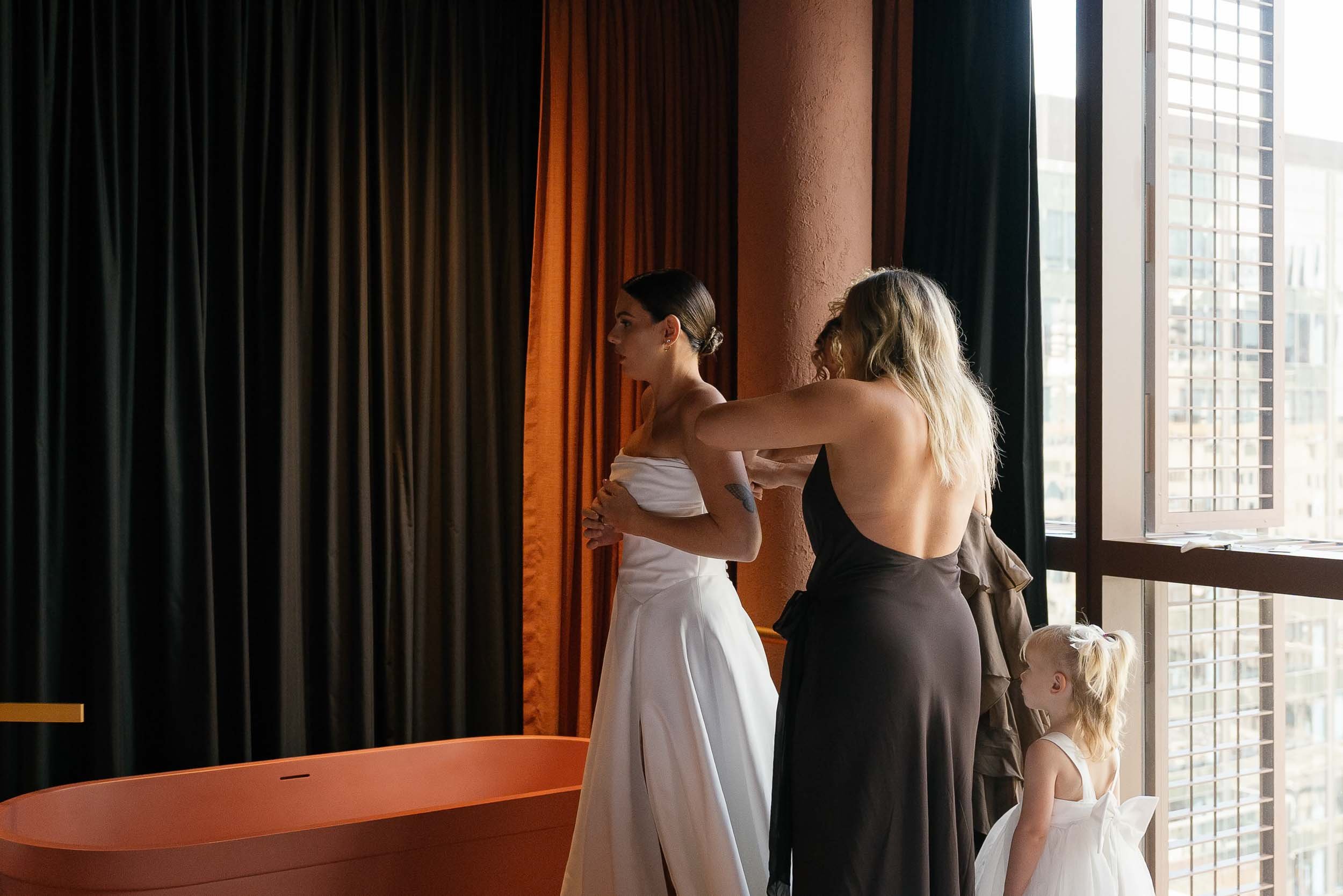 hyde-melbourne-place-wedding-prep-bride-020.jpg