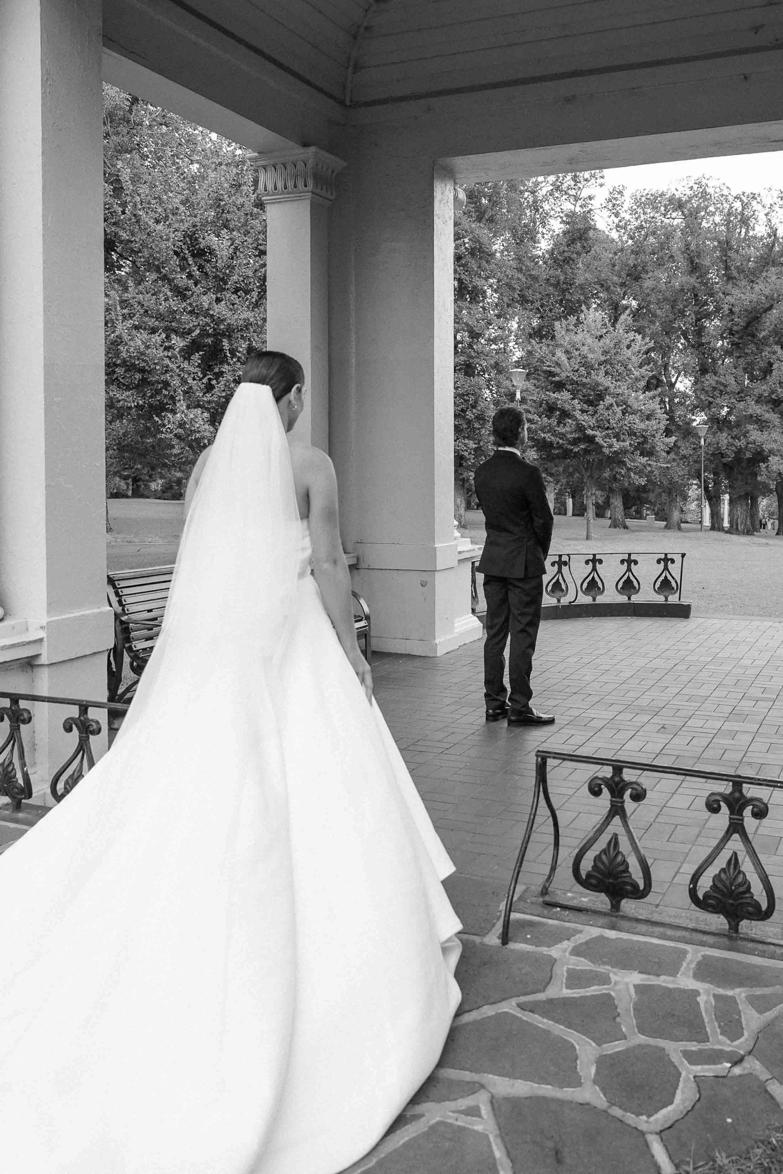 fitzroy-gardens-wedding-first-look-007.jpg