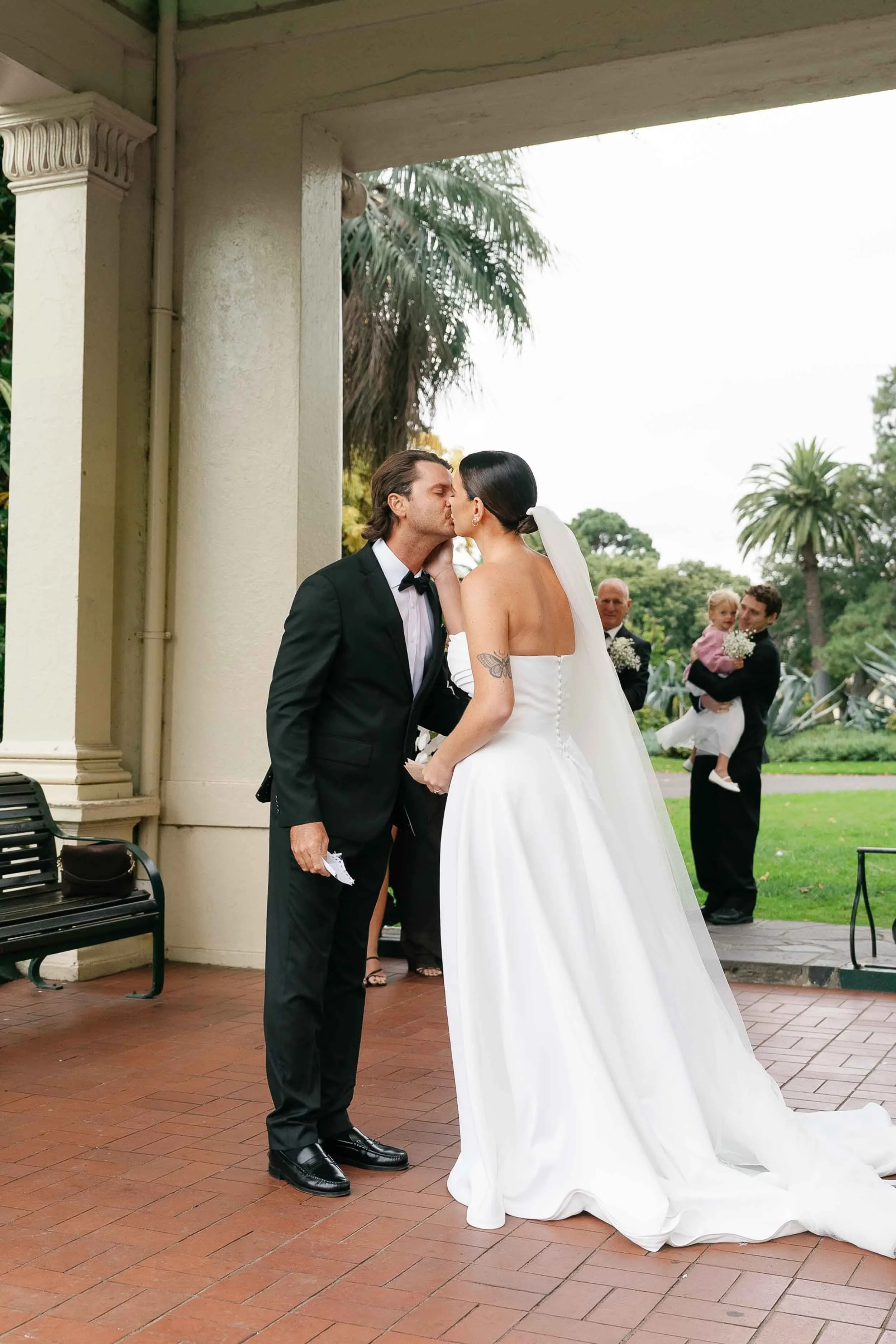 fitzroy-gardens-wedding-first-look-014.jpg