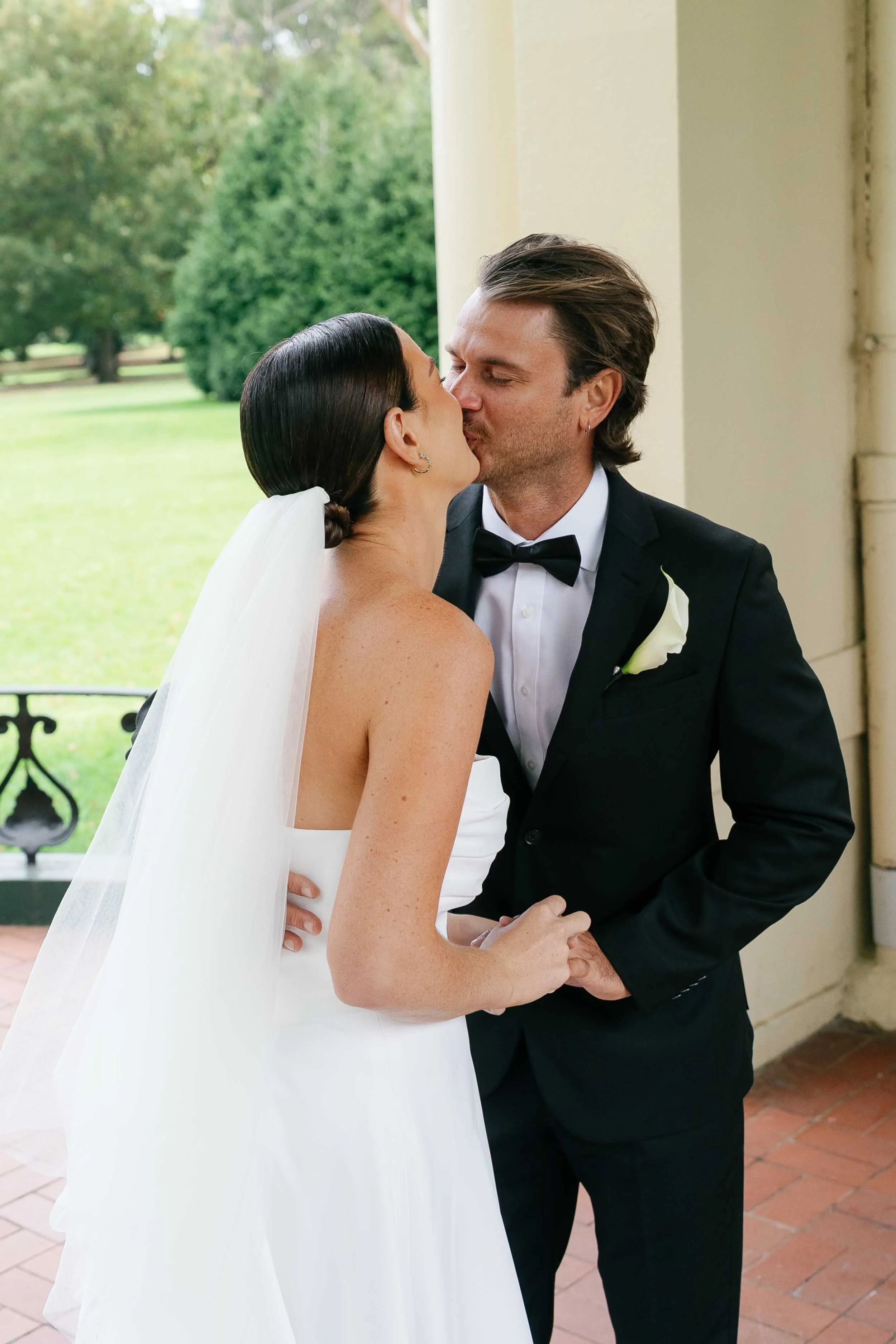 fitzroy-gardens-wedding-first-look-017.jpg