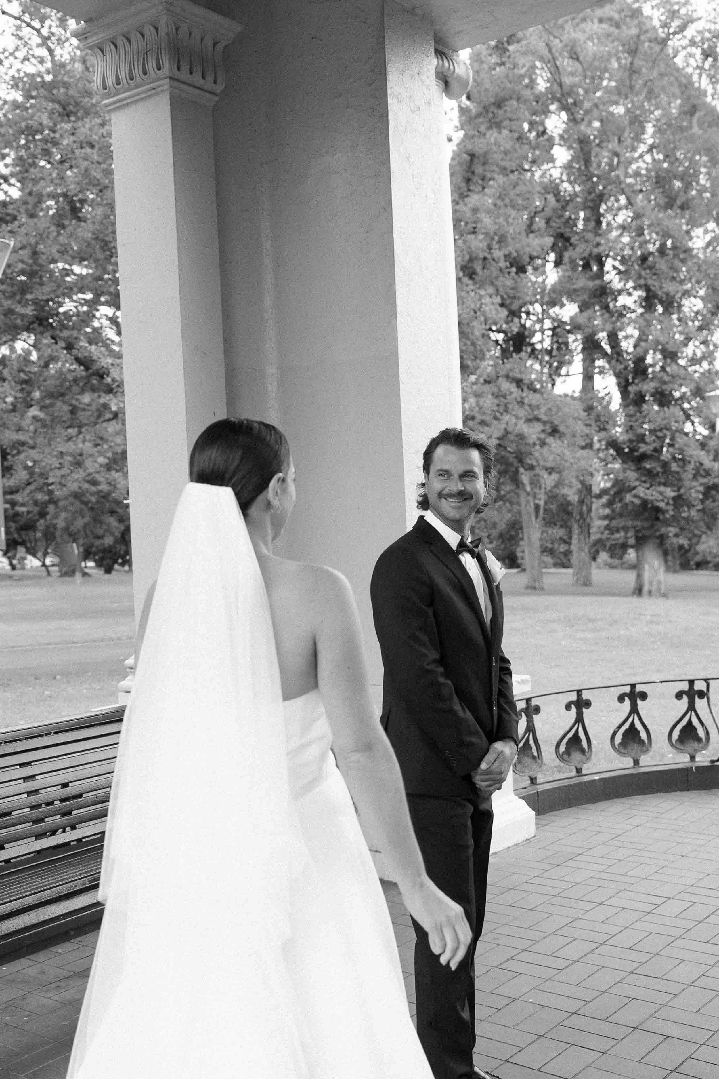fitzroy-gardens-wedding-first-look-008.jpg