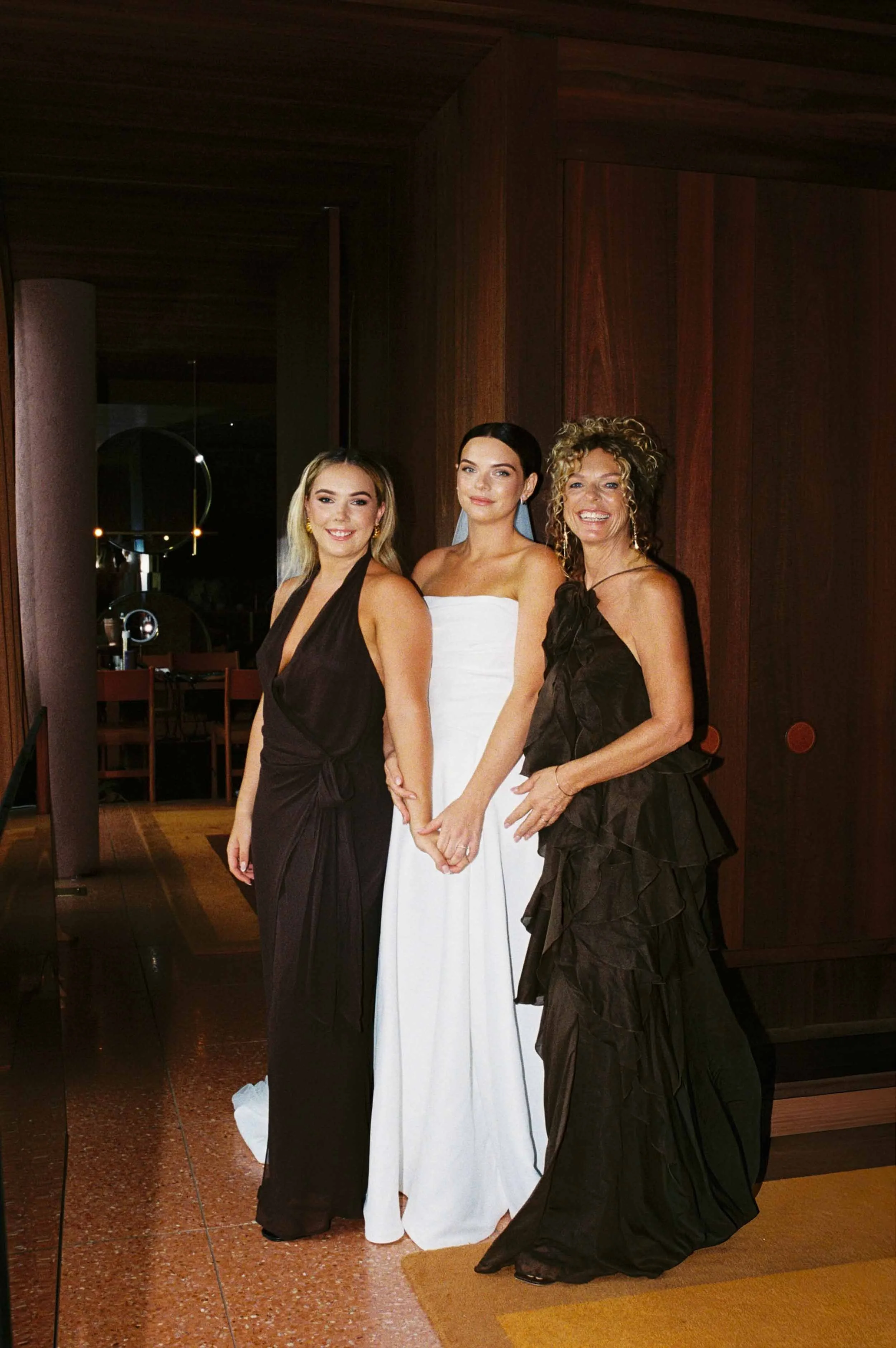 hyde-melbourne-place-wedding-prep-bride-026.jpg