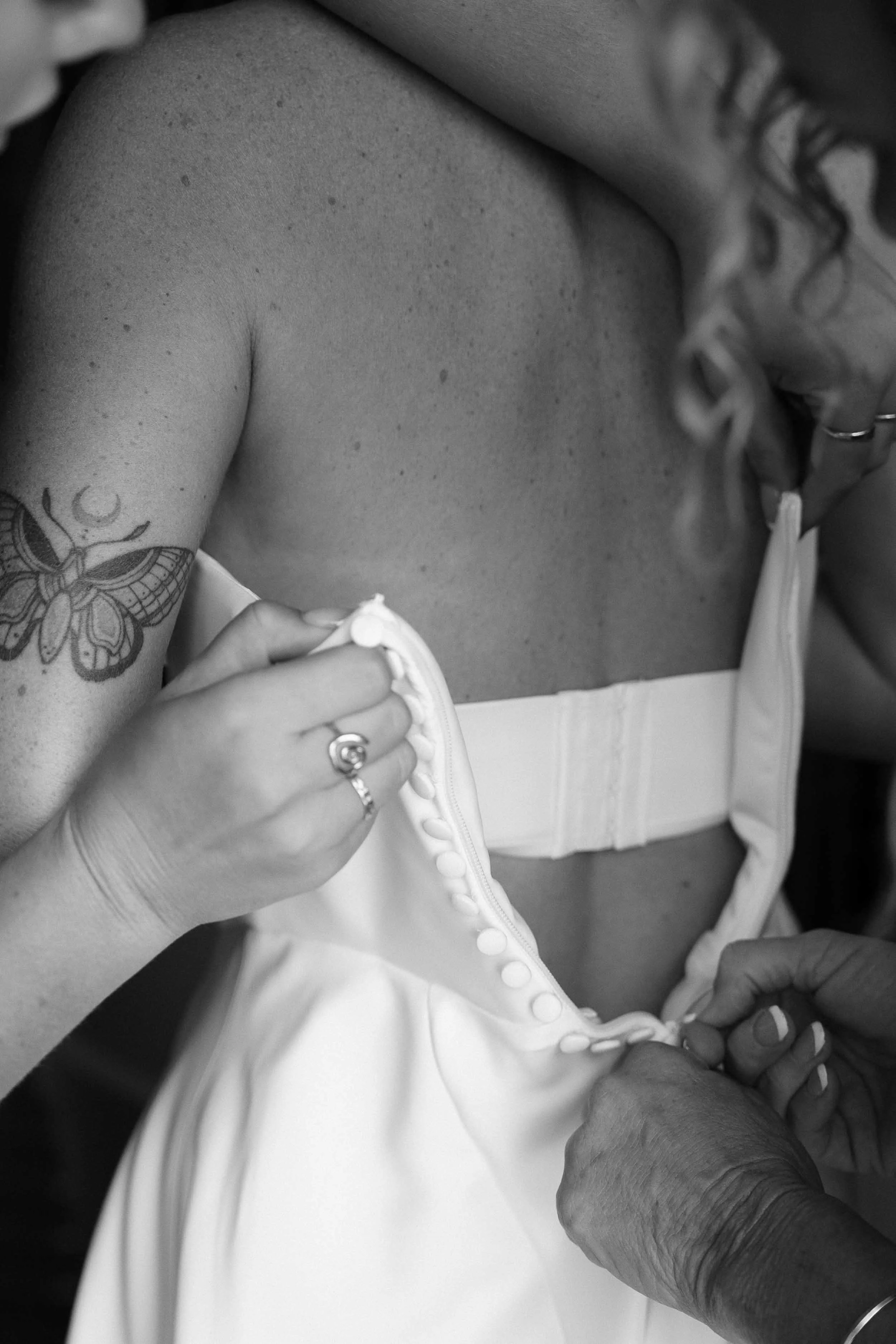 hyde-melbourne-place-wedding-prep-bride-021.jpg