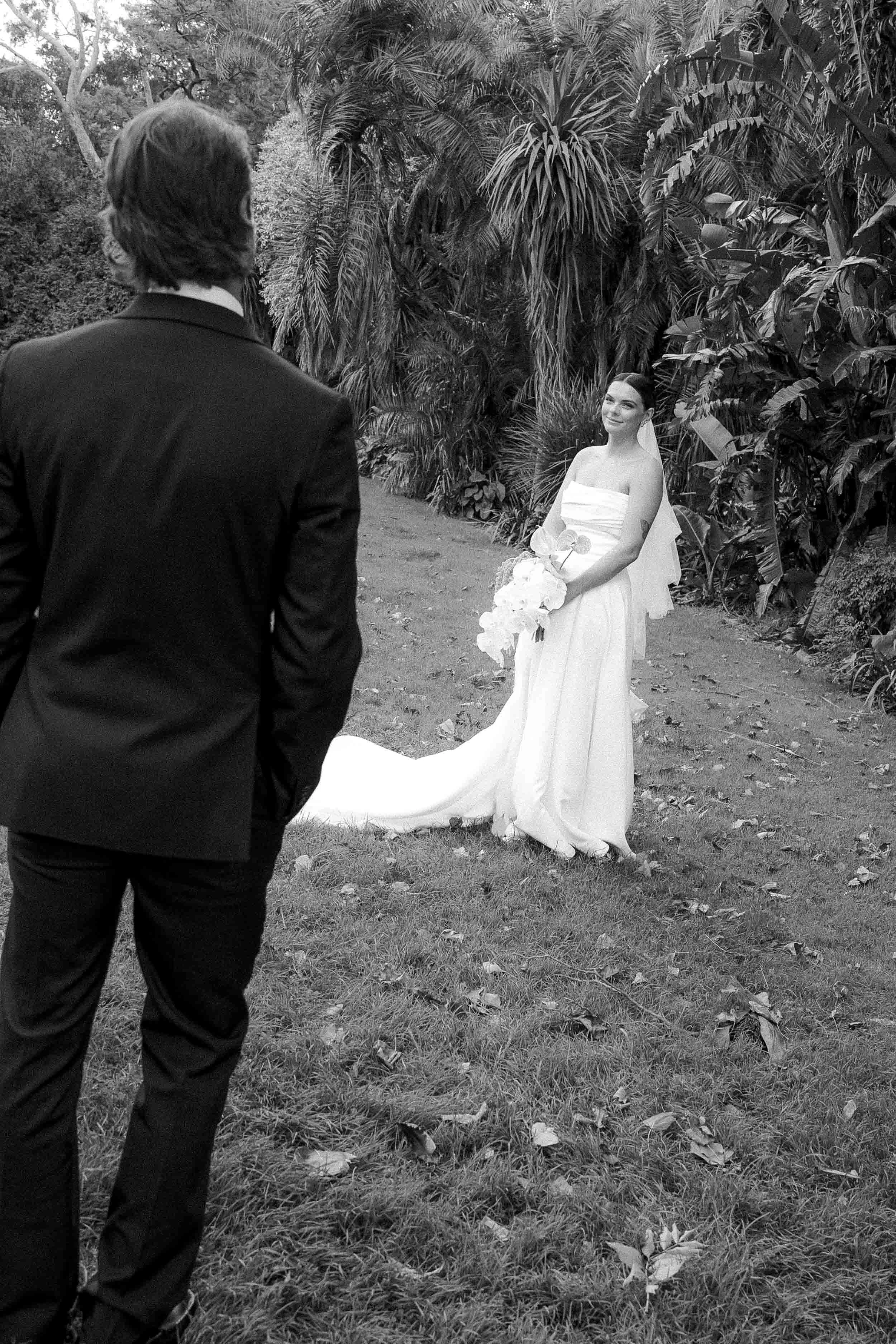 fitzroy-gardens-wedding-first-look-032.jpg
