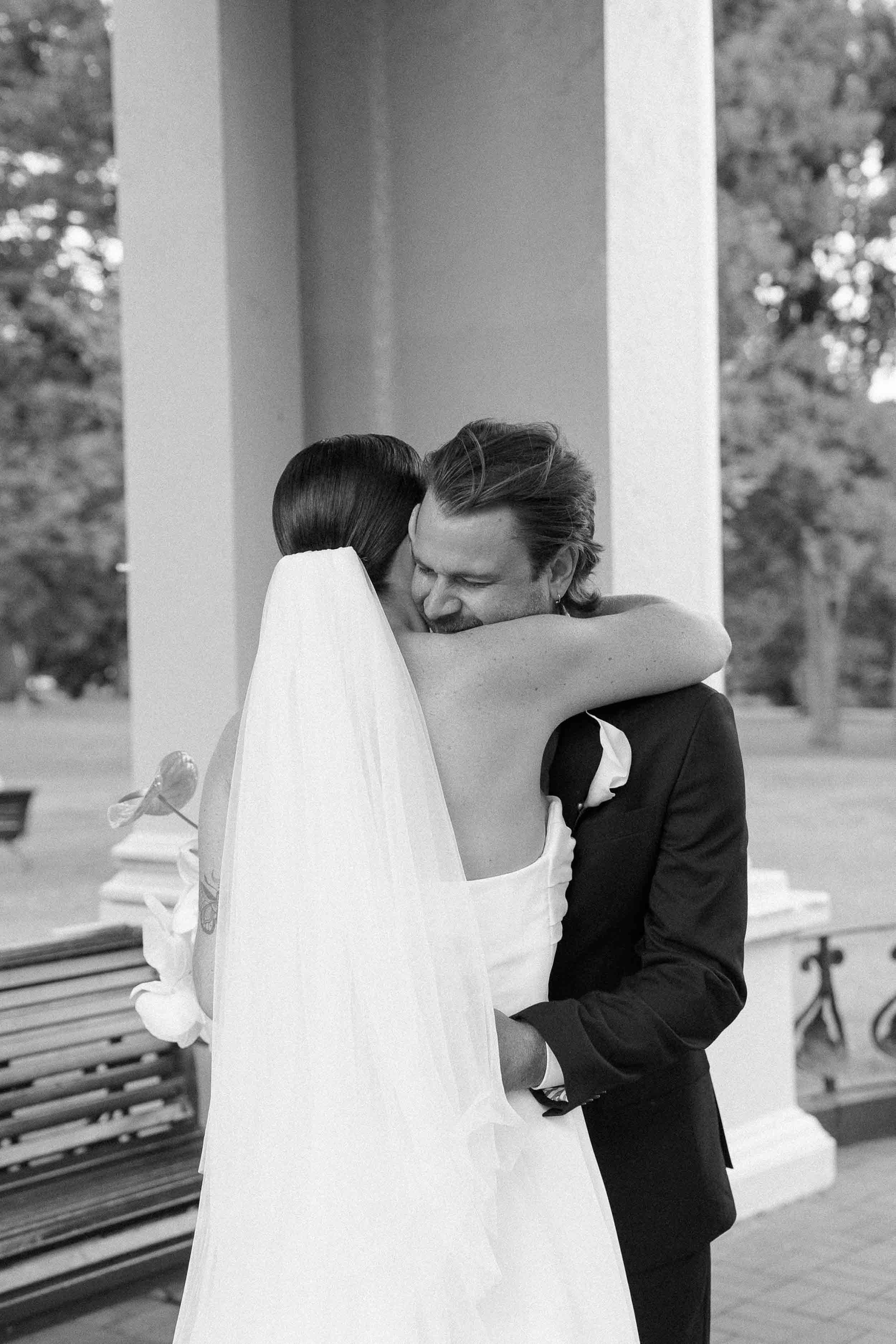 fitzroy-gardens-wedding-first-look-009.jpg