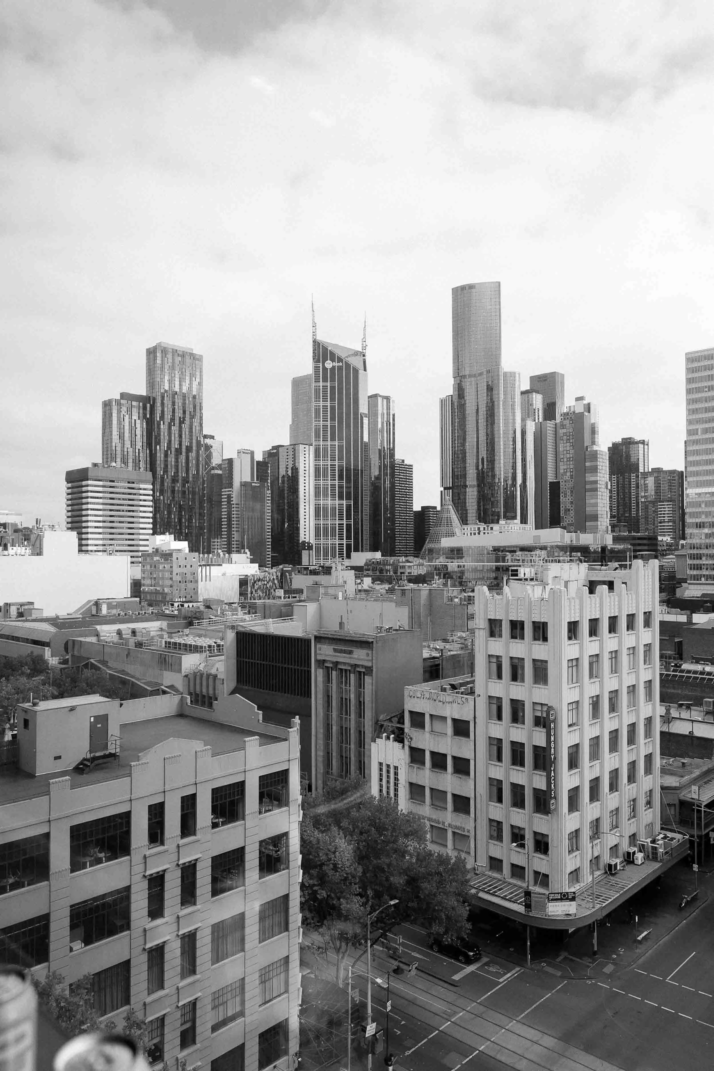 hyde-melbourne-place-wedding-prep-groom-014.jpg