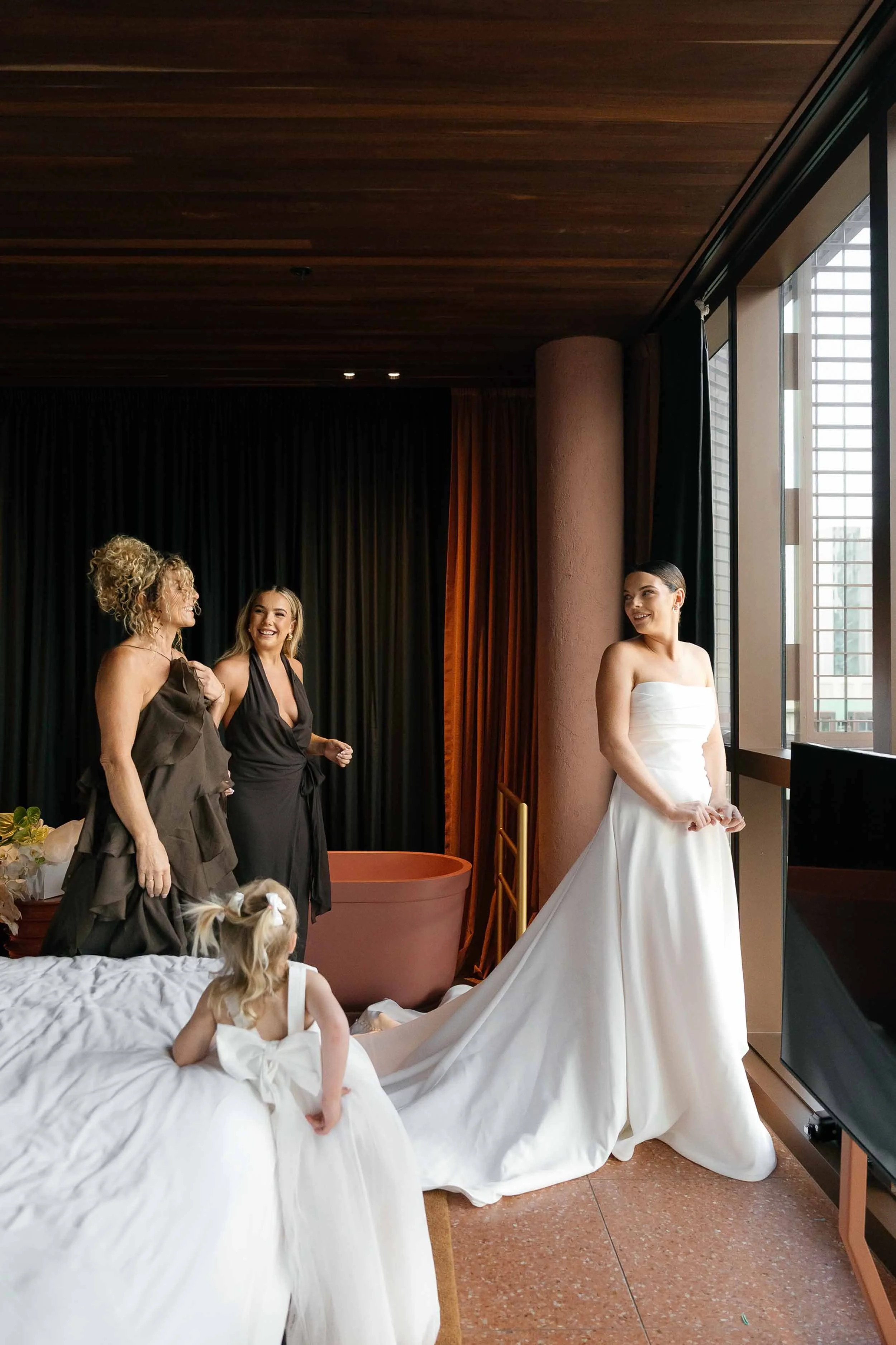 hyde-melbourne-place-wedding-prep-bride-023.jpg