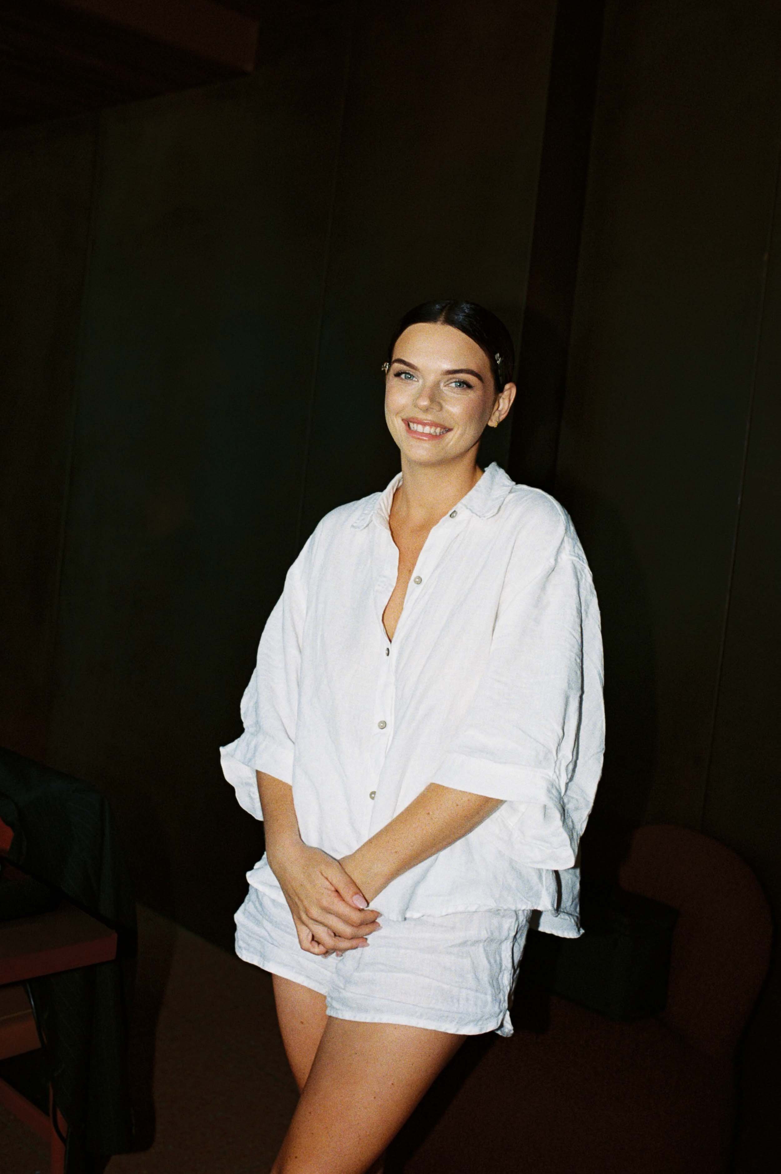 hyde-melbourne-place-wedding-prep-bride-002.jpg