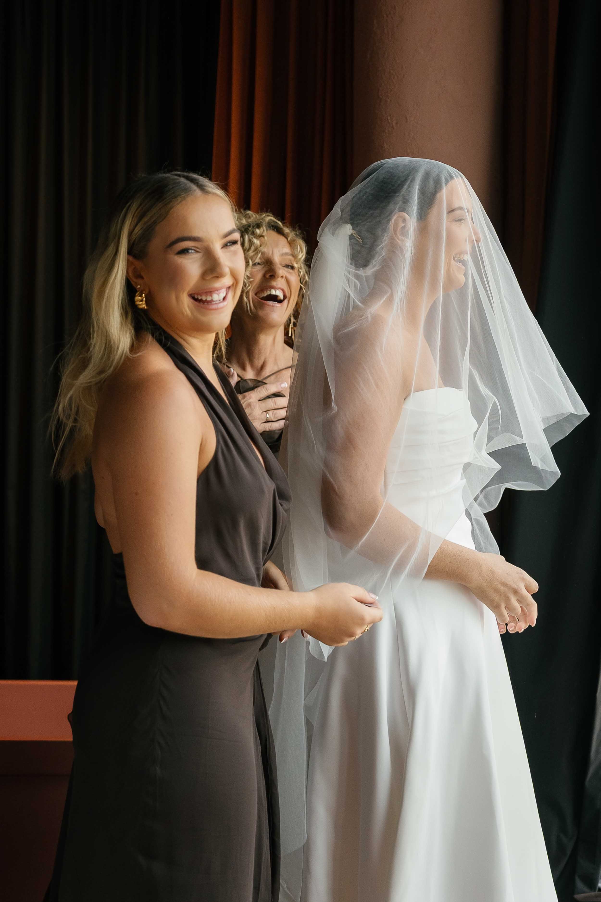 hyde-melbourne-place-wedding-prep-bride-024.jpg