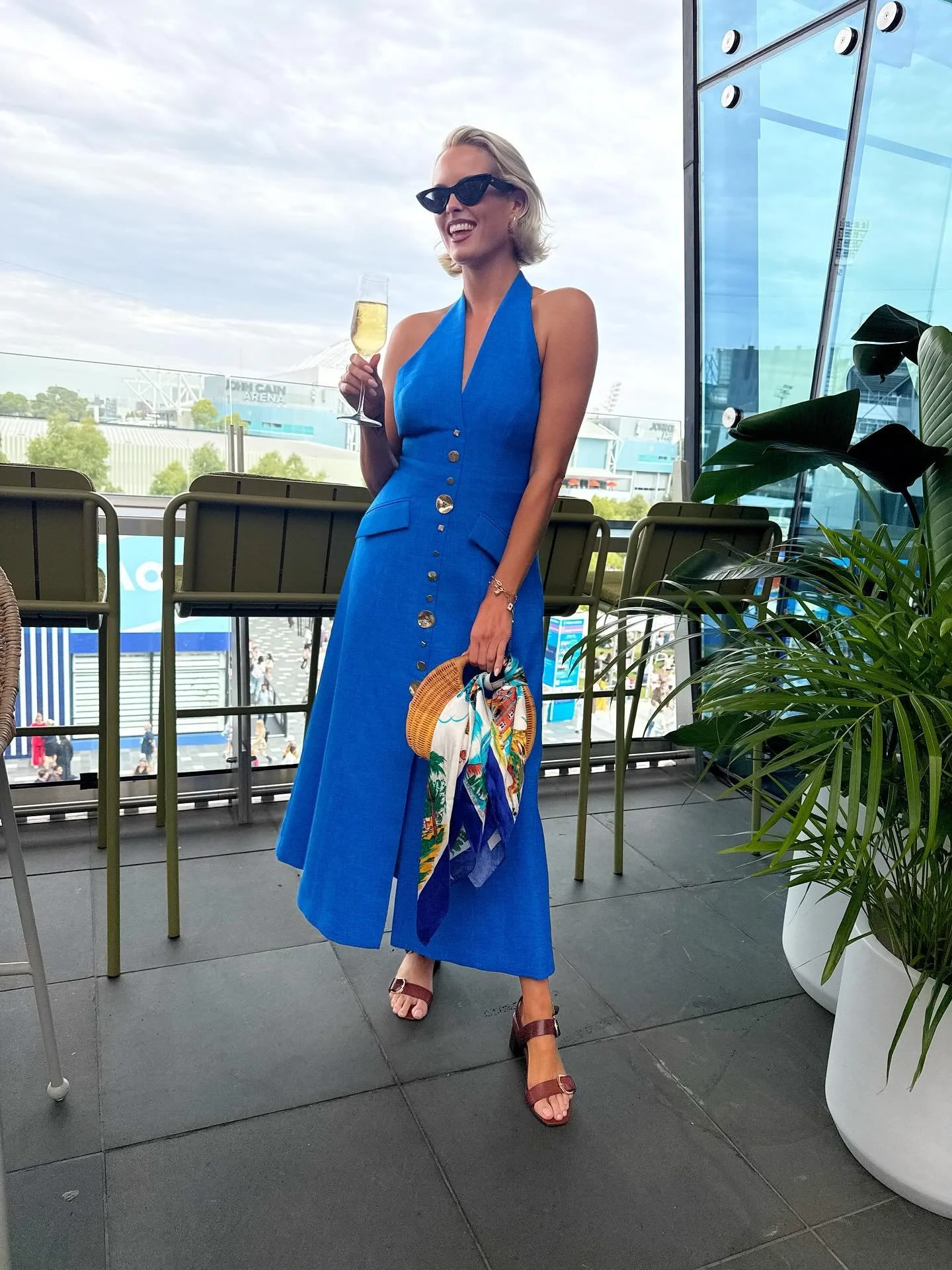 Epic night courtside with my @baredfootwear gals 🎾