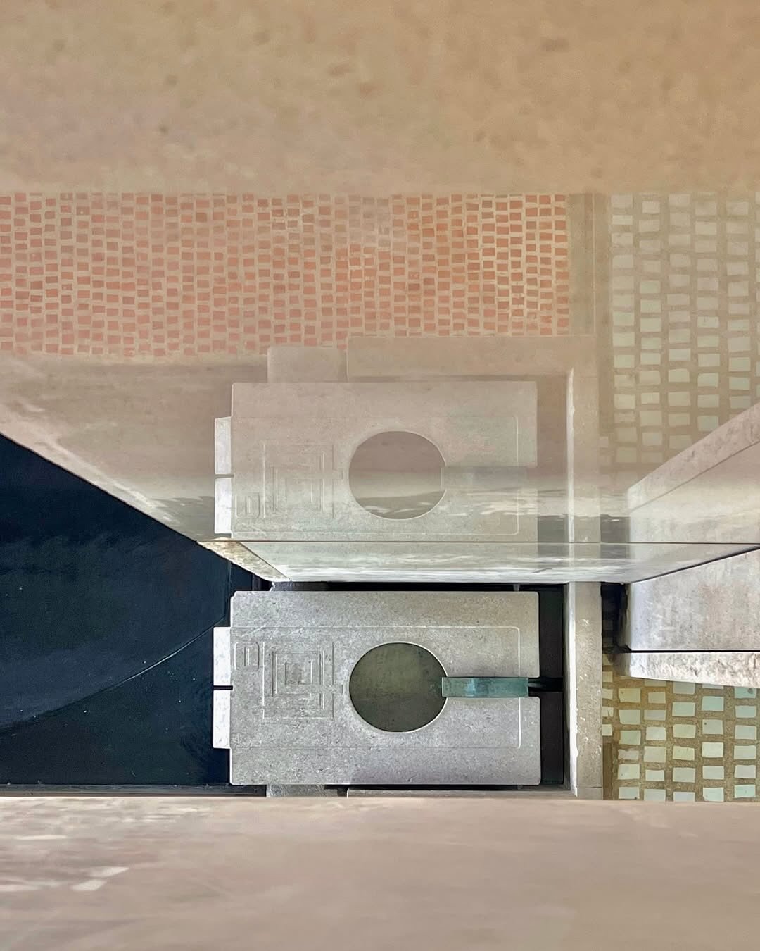 Repost from @negozioolivetti On the occasion of Carlo Scarpa&rsquo;s upcoming birthday anniversary (June 2, 1906), let us step together into the Negozio Olivetti, Venice (1957&ndash;58).

Awarded the Olivetti architecture prize in 1956 by Adriano Oli