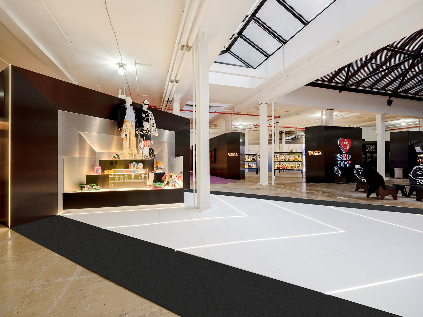 arena murphy design snoopy exhibition ny_.png