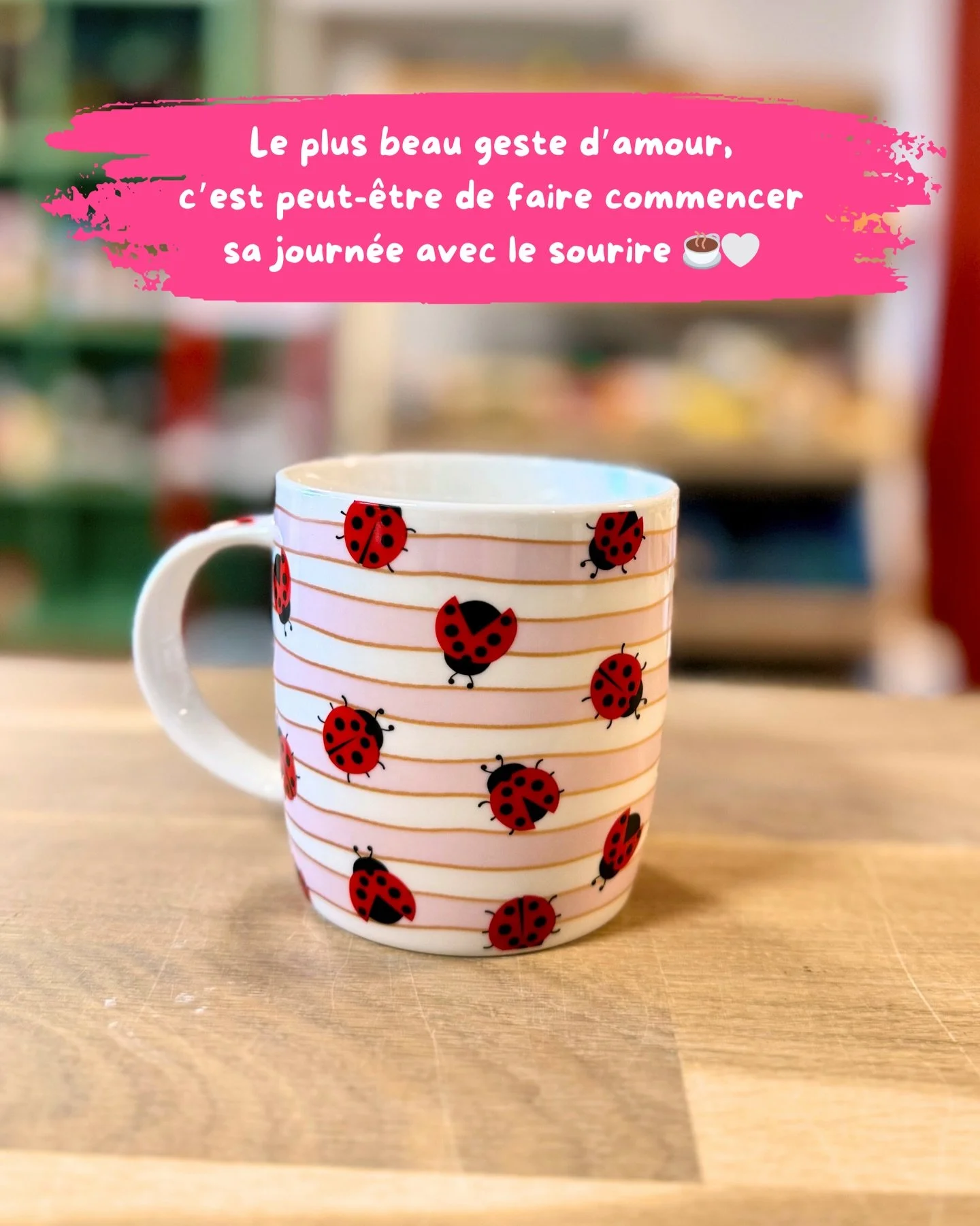 🇫🇷 L&rsquo;amour est dans les d&eacute;tails 🐞❤️ Le caf&eacute; est toujours meilleur quand il est partag&eacute; avec amour.

🇳🇱 Liefde zit in de details 🐞❤️ Koffie smaakt gewoon beter als je &rsquo;m deelt.

🇬🇧 Love is in the details 🐞❤️ C