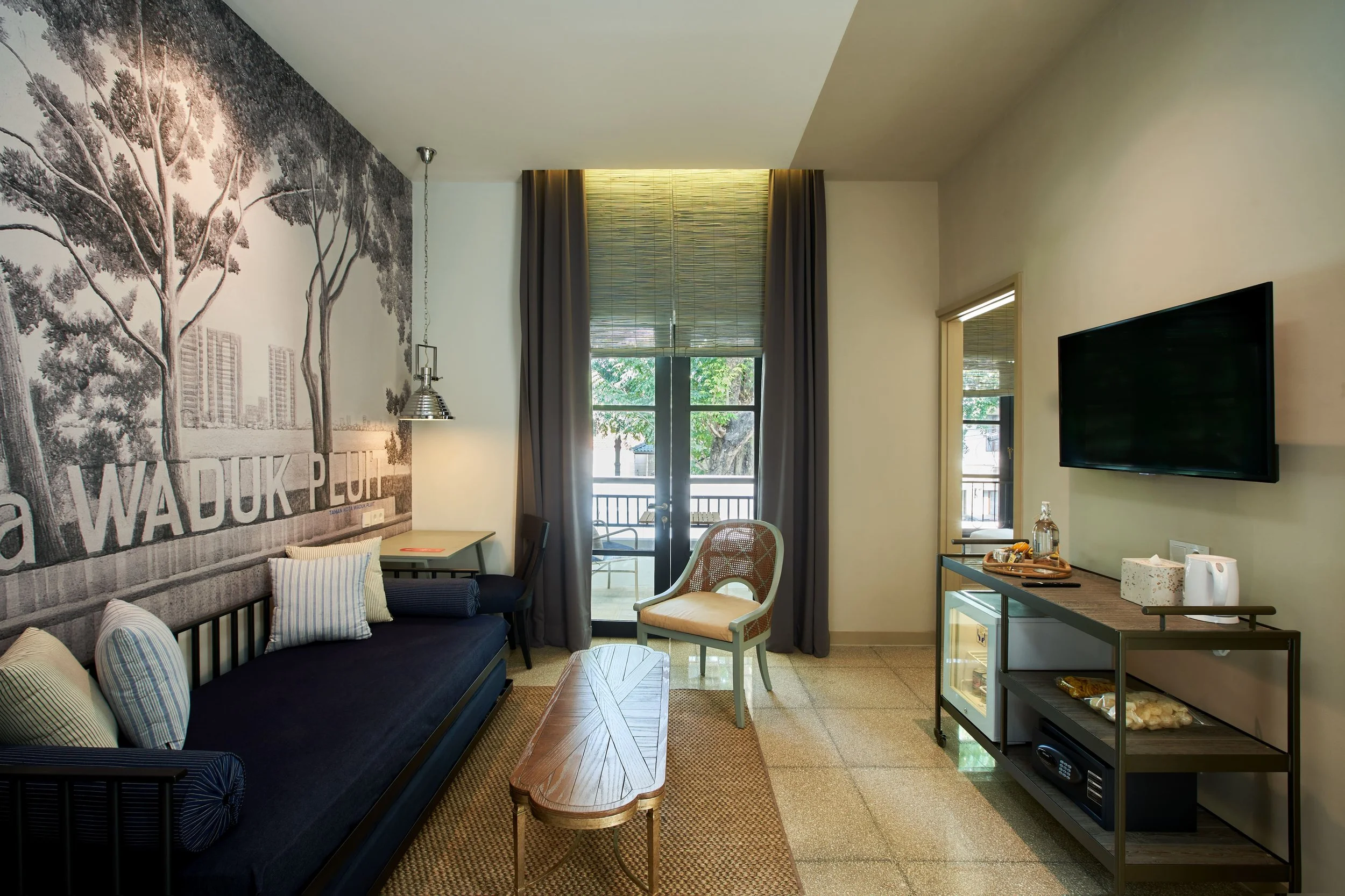 Junior Suites With Balcony - Waduk Pluit 1.jpg