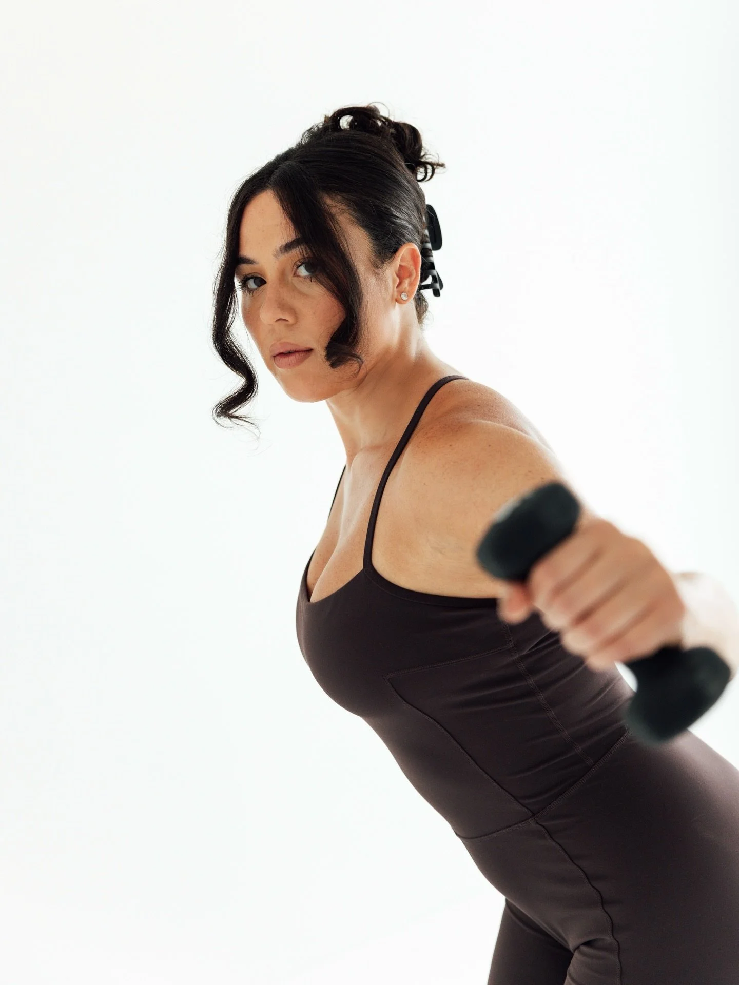 Form over noise.

Branding for @fitbyloren