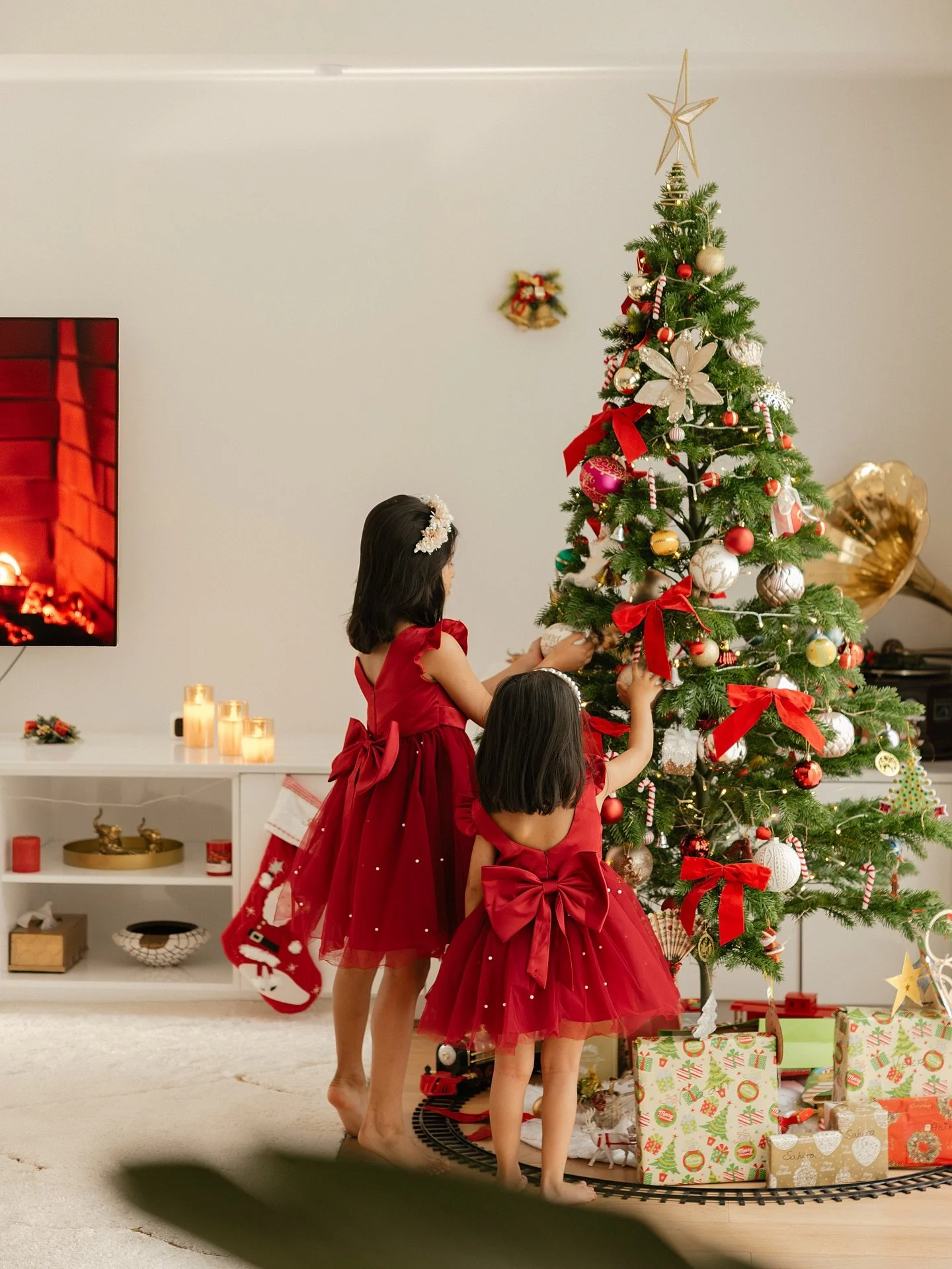 Christmas with the Raos 🎄❤️

Sending warmth and holiday cheer to everyone this season.